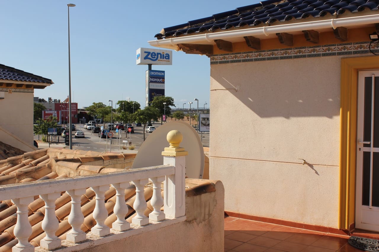 5 soverom Villa til salgs i La Zenia med svømmebasseng garasje - € 359 995 (Ref: 10041760)
