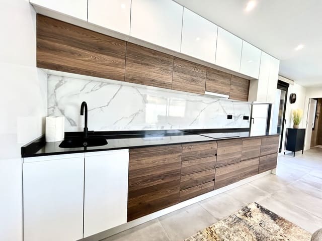 2 soveværelse Villa til salg i Villamartin, Orihuela med swimmingpool - € 425.000 (Ref: 10041761)