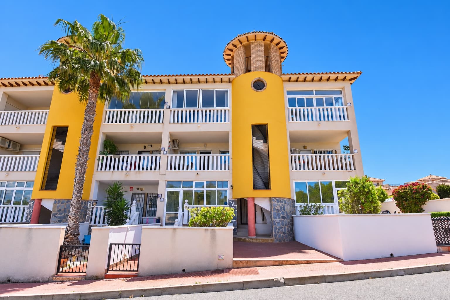 2 soverom Leilighet til salgs i Villamartin - € 139 995 (Ref: 10057286)