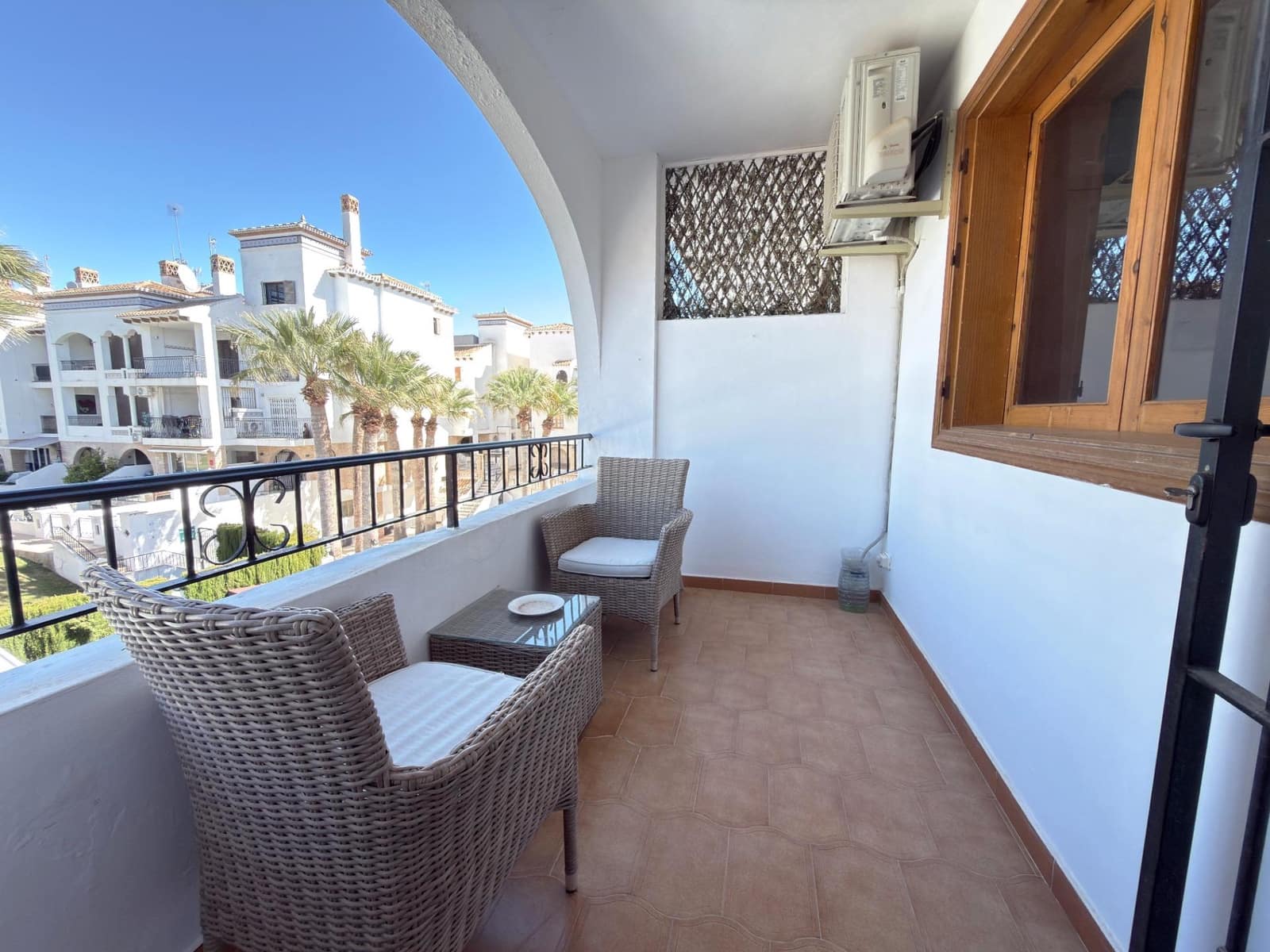 Apartamento de 2 habitaciones en Villamartin en venta - 159.900 € (Ref: 10060803)