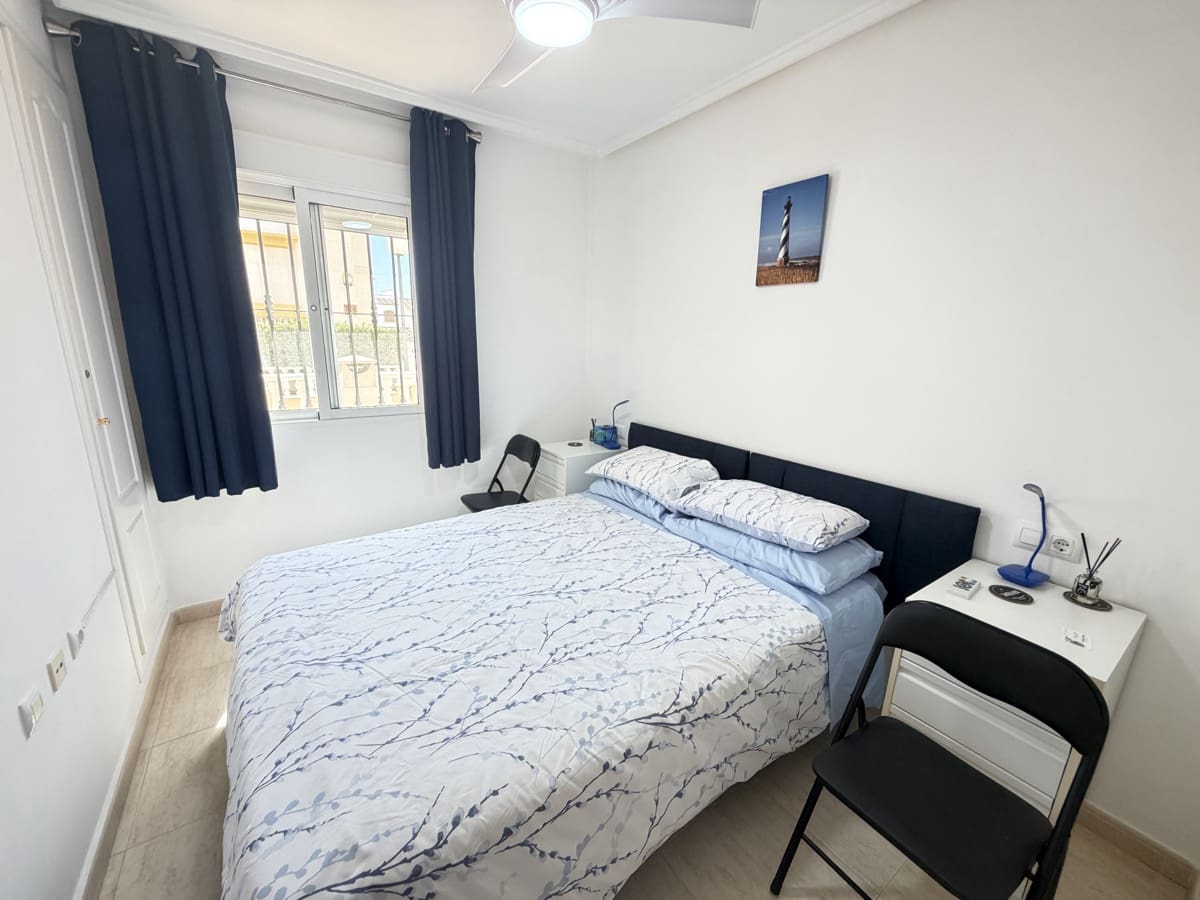 Casa de 3 habitaciones en Villamartin en venta - 225.000 € (Ref: 10062929)