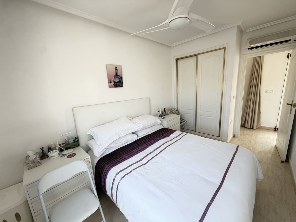 Casa de 3 habitaciones en Villamartin en venta - 225.000 € (Ref: 10062929)