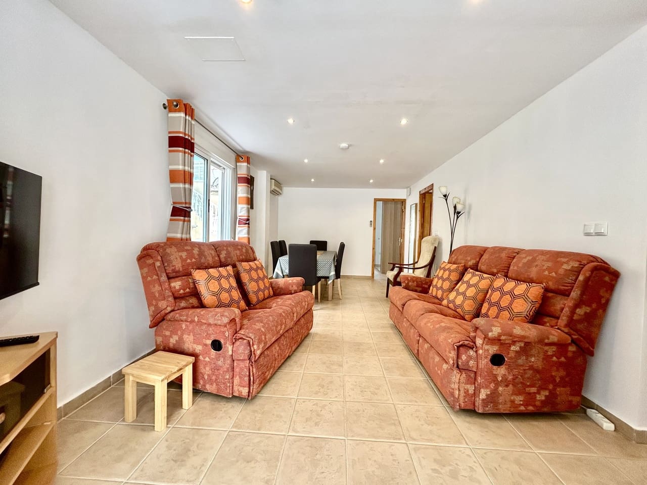 Chalet de 5 habitaciones en Villamartin en venta - 269.000 € (Ref: 10062933)