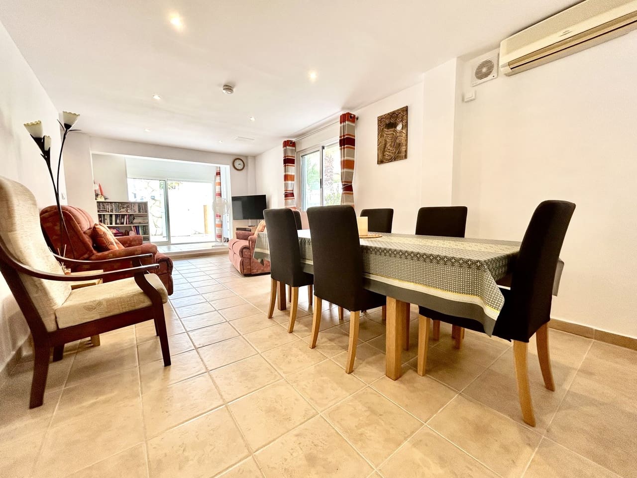 Chalet de 5 habitaciones en Villamartin en venta - 269.000 € (Ref: 10062933)