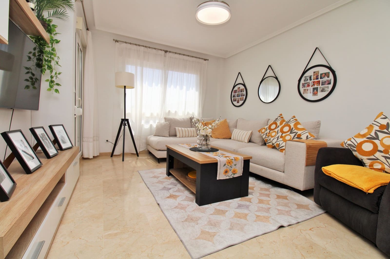 Apartamento de 2 habitaciones en Villamartin en venta - 210.000 € (Ref: 10062935)