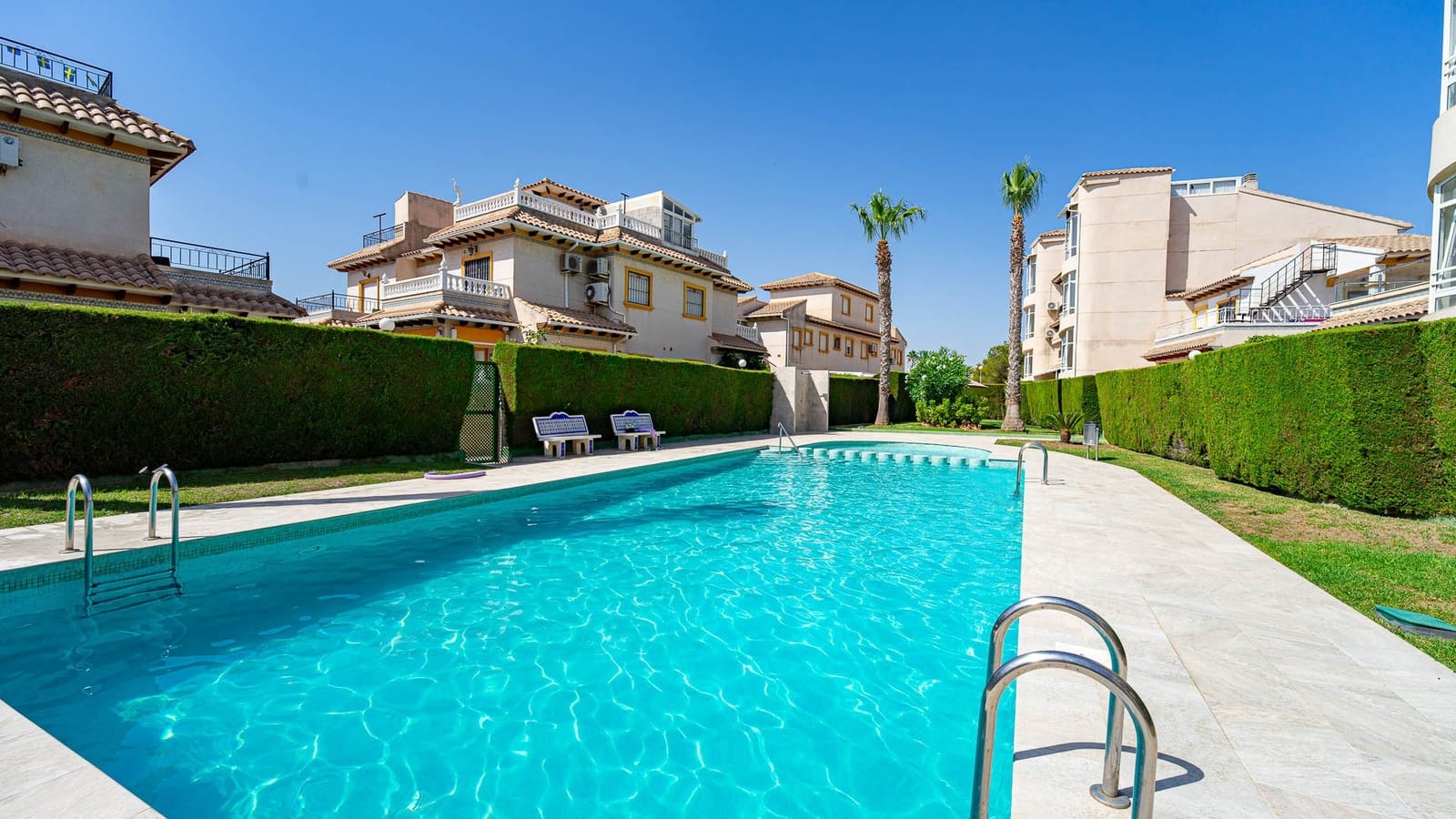 2 makuuhuone Huoneisto myytävänä paikassa Orihuela Costa mukana uima-altaan - 184 900 € (Ref: 10086630)