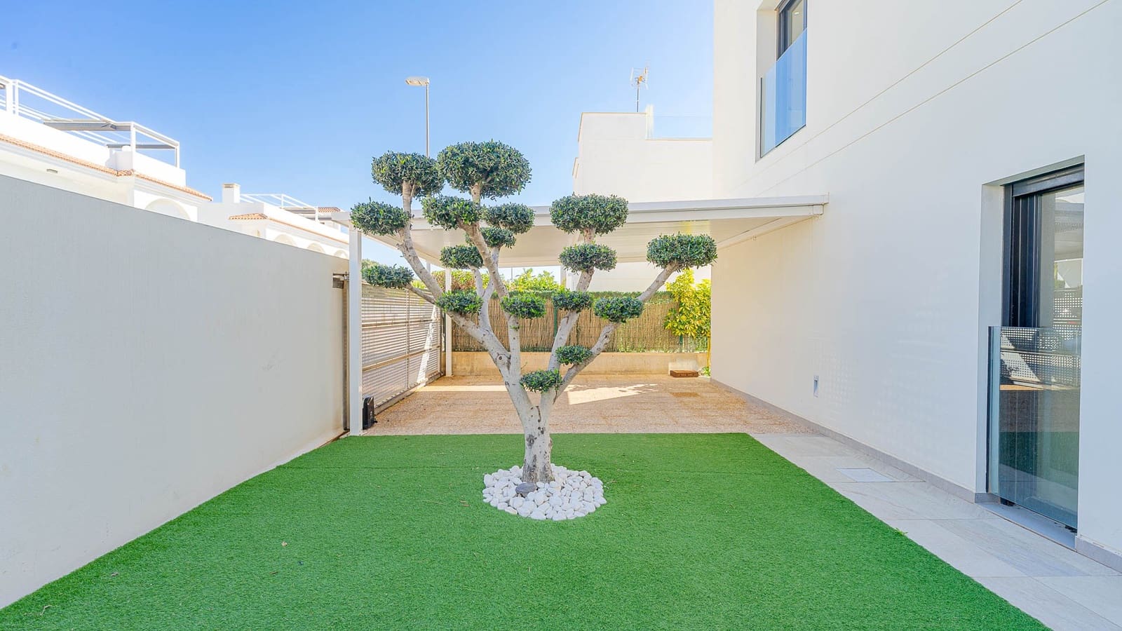 3 bedroom Villa for sale in Ciudad Quesada with pool - € 458,900 (Ref: 10093782)