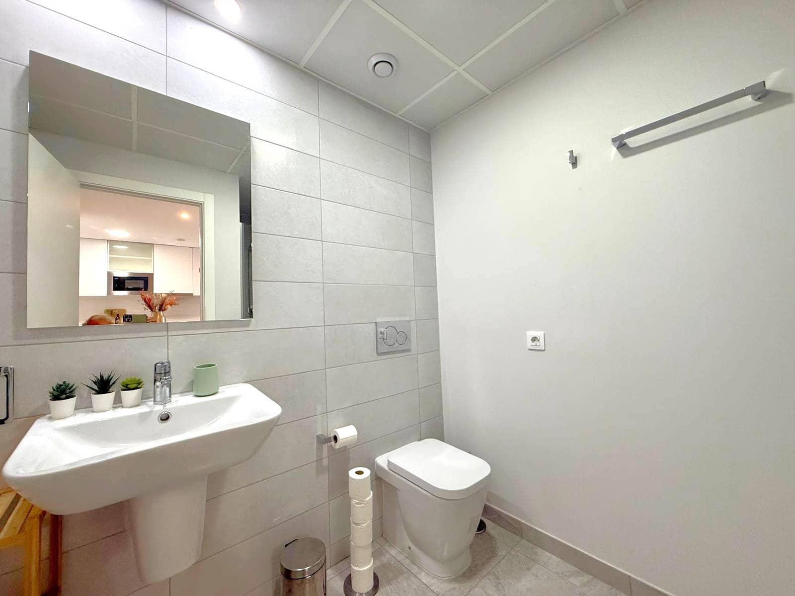 Apartamento de 2 habitaciones en Filipinas en venta con piscina garaje - 249.000 € (Ref: 10095581)
