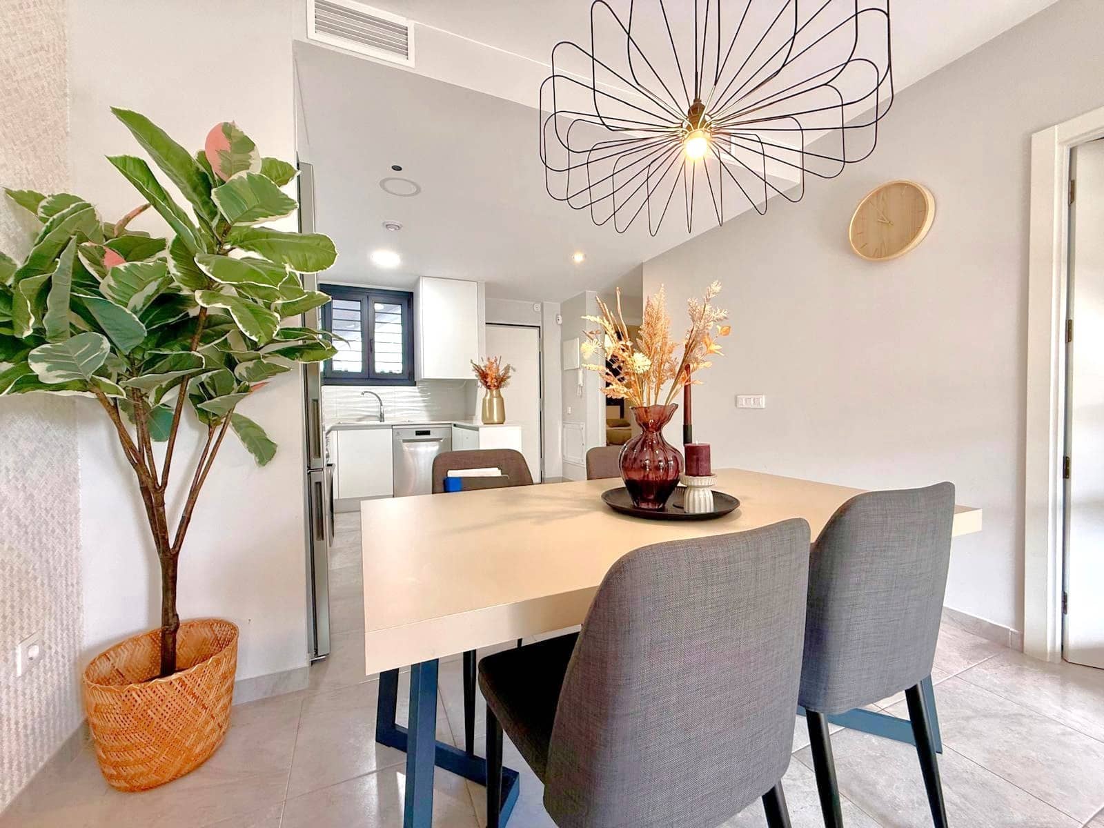 Apartamento de 2 habitaciones en Filipinas en venta con piscina garaje - 249.000 € (Ref: 10095581)