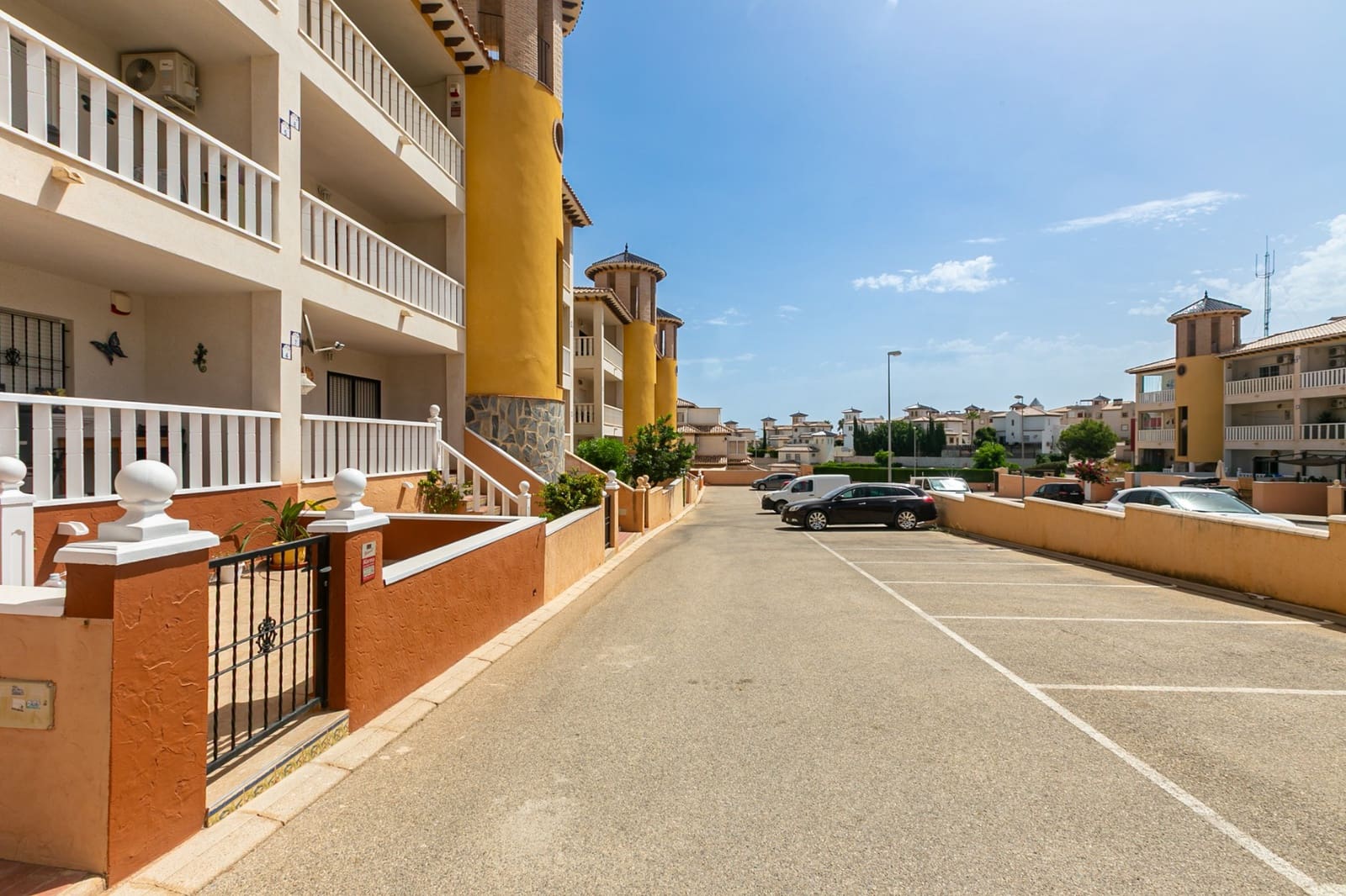 2 soveværelse Lejlighed til salg i Orihuela Costa med swimmingpool - € 165.000 (Ref: 10100611)