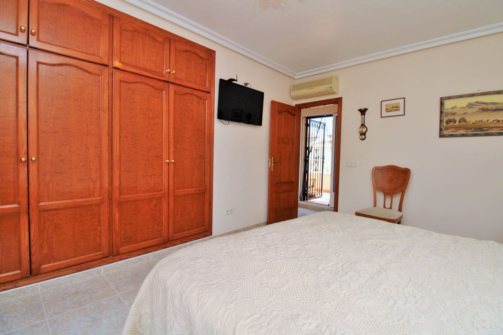 3 Zimmer Villa zu verkaufen in Villamartin mit Pool - 369.000 € (Ref: 10103572)