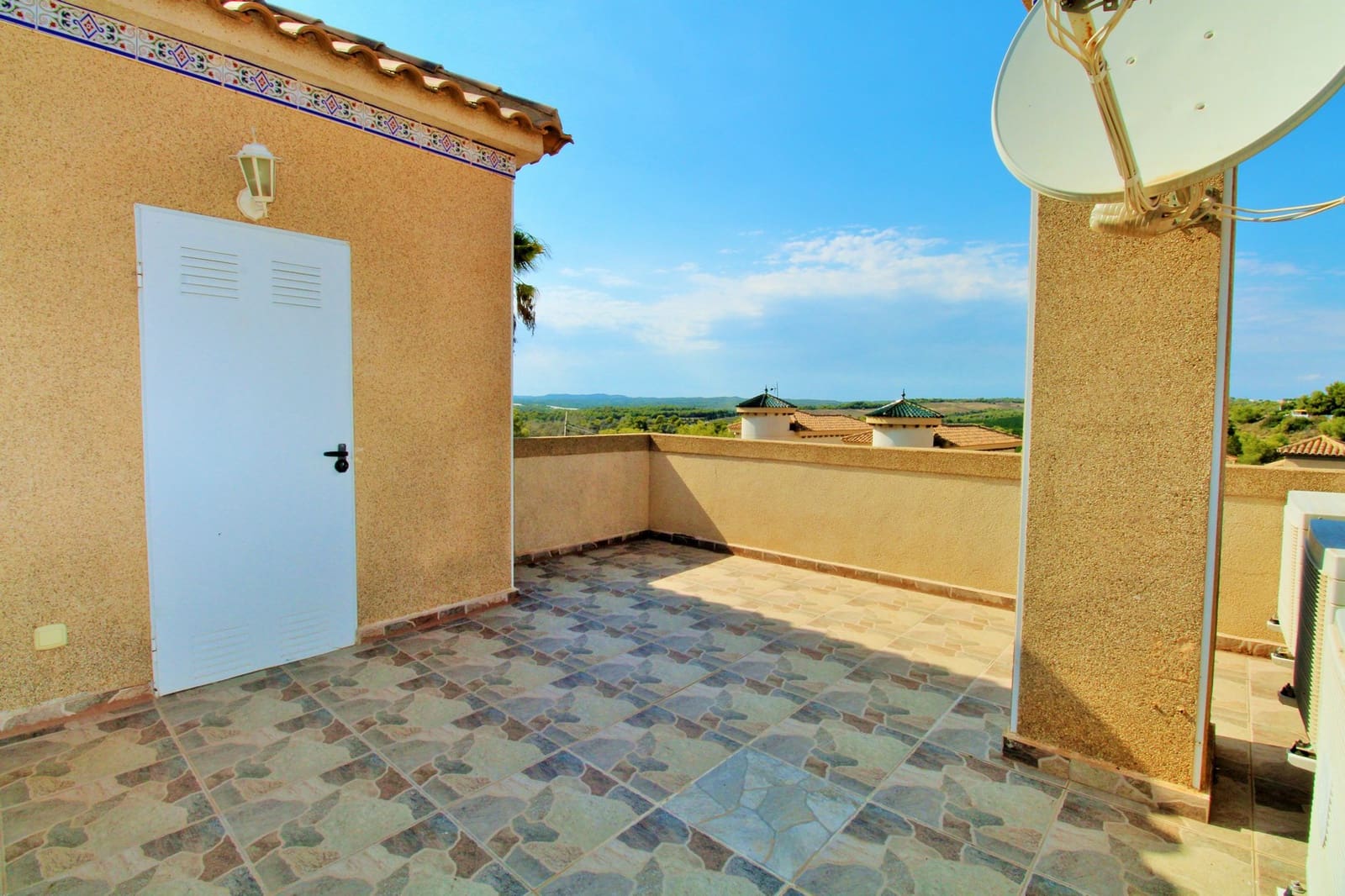 3 Zimmer Villa zu verkaufen in Villamartin mit Pool - 369.000 € (Ref: 10103572)