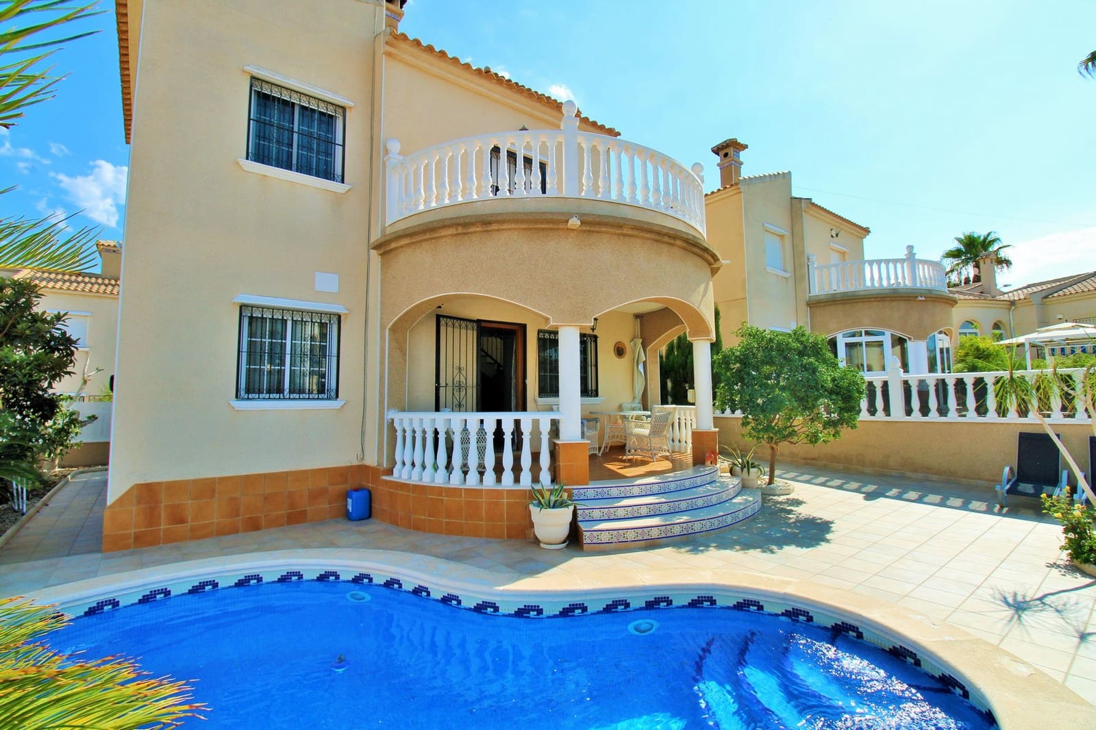 3 Zimmer Villa zu verkaufen in Villamartin mit Pool - 369.000 € (Ref: 10103572)