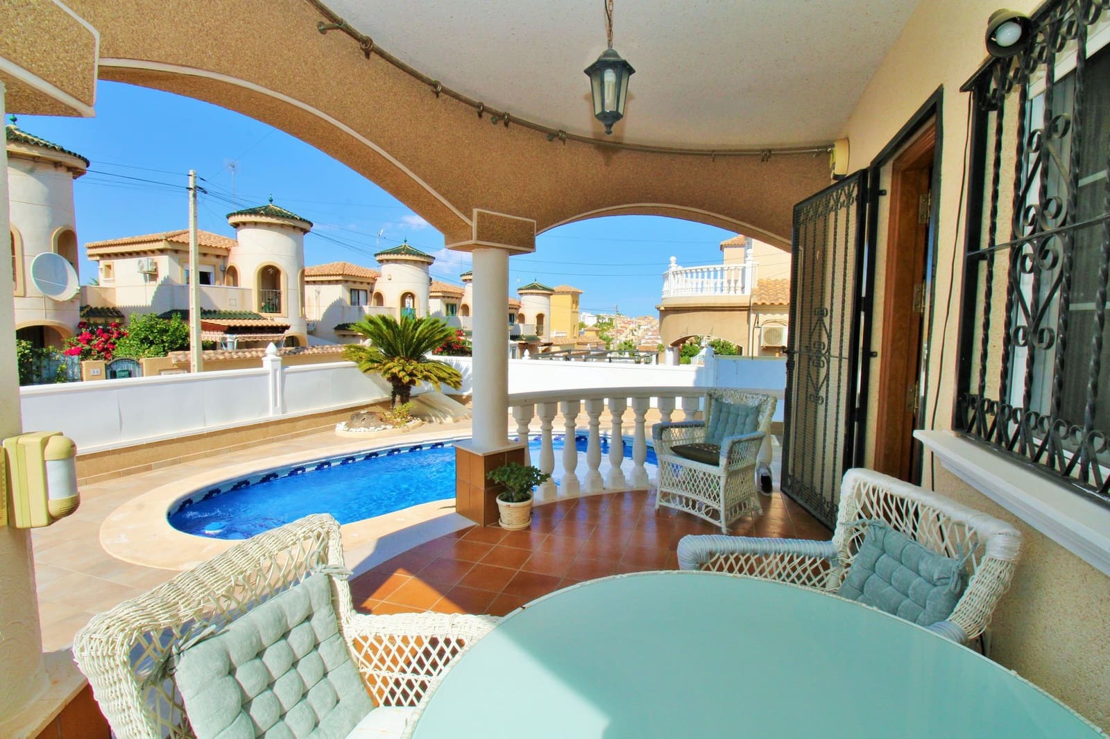 3 Zimmer Villa zu verkaufen in Villamartin mit Pool - 369.000 € (Ref: 10103572)