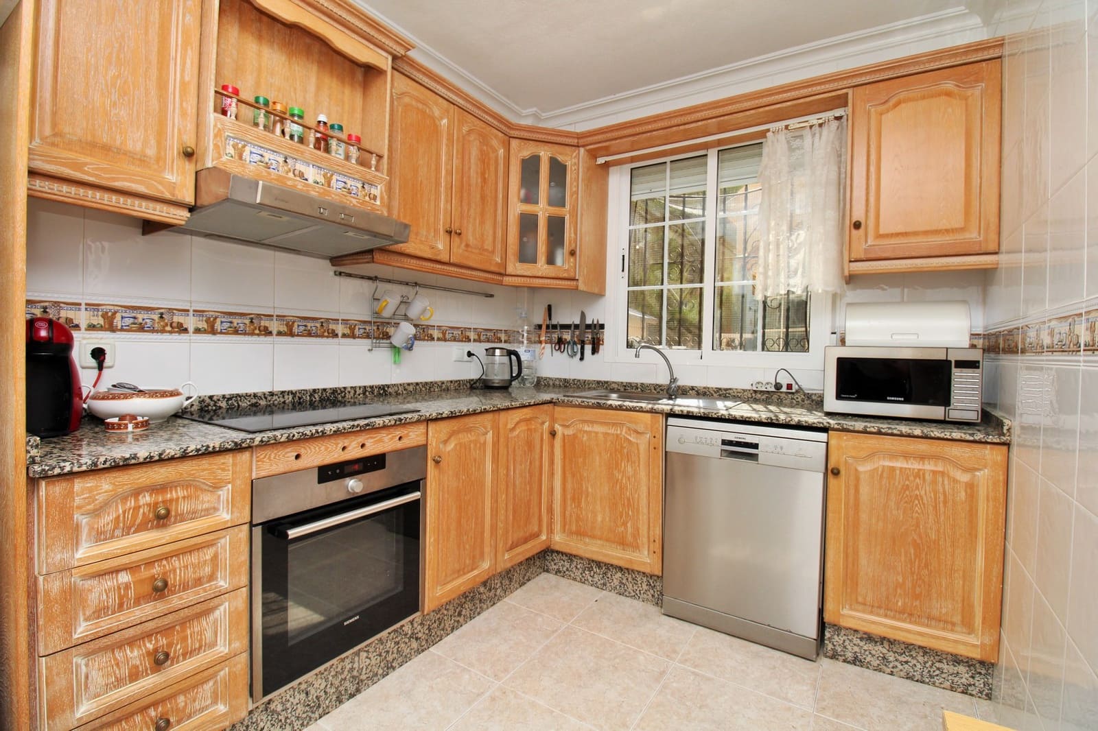 3 Zimmer Villa zu verkaufen in Villamartin mit Pool - 369.000 € (Ref: 10103572)