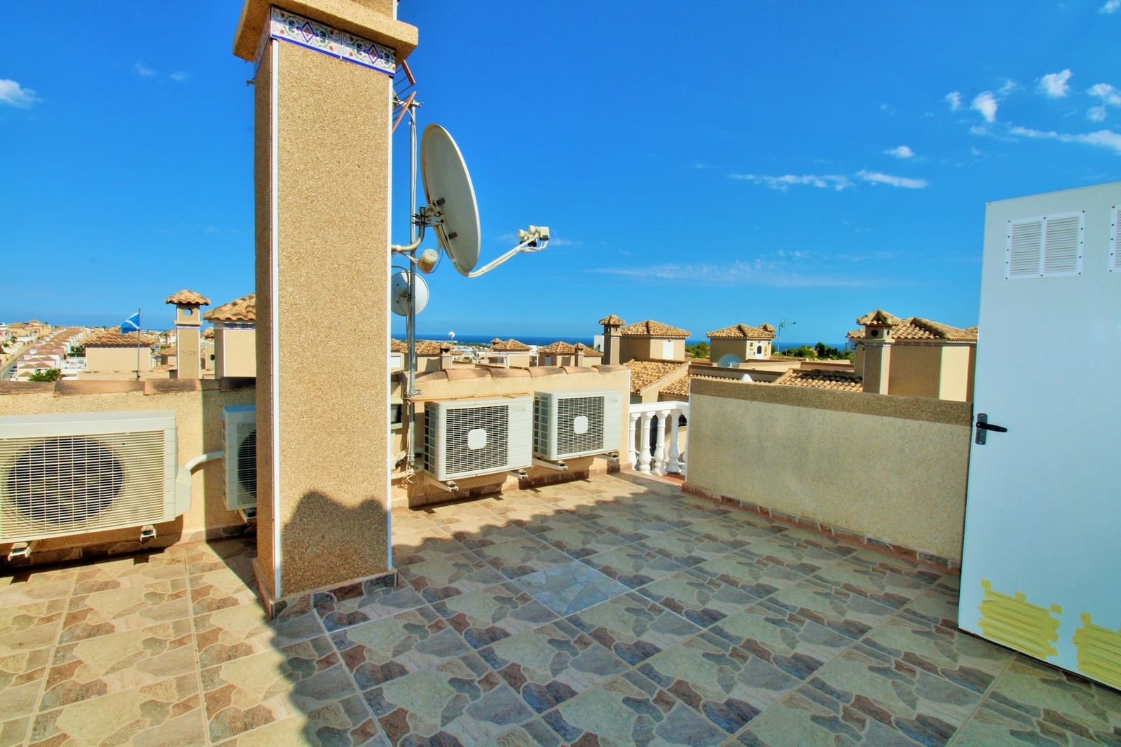 3 Zimmer Villa zu verkaufen in Villamartin mit Pool - 369.000 € (Ref: 10103572)