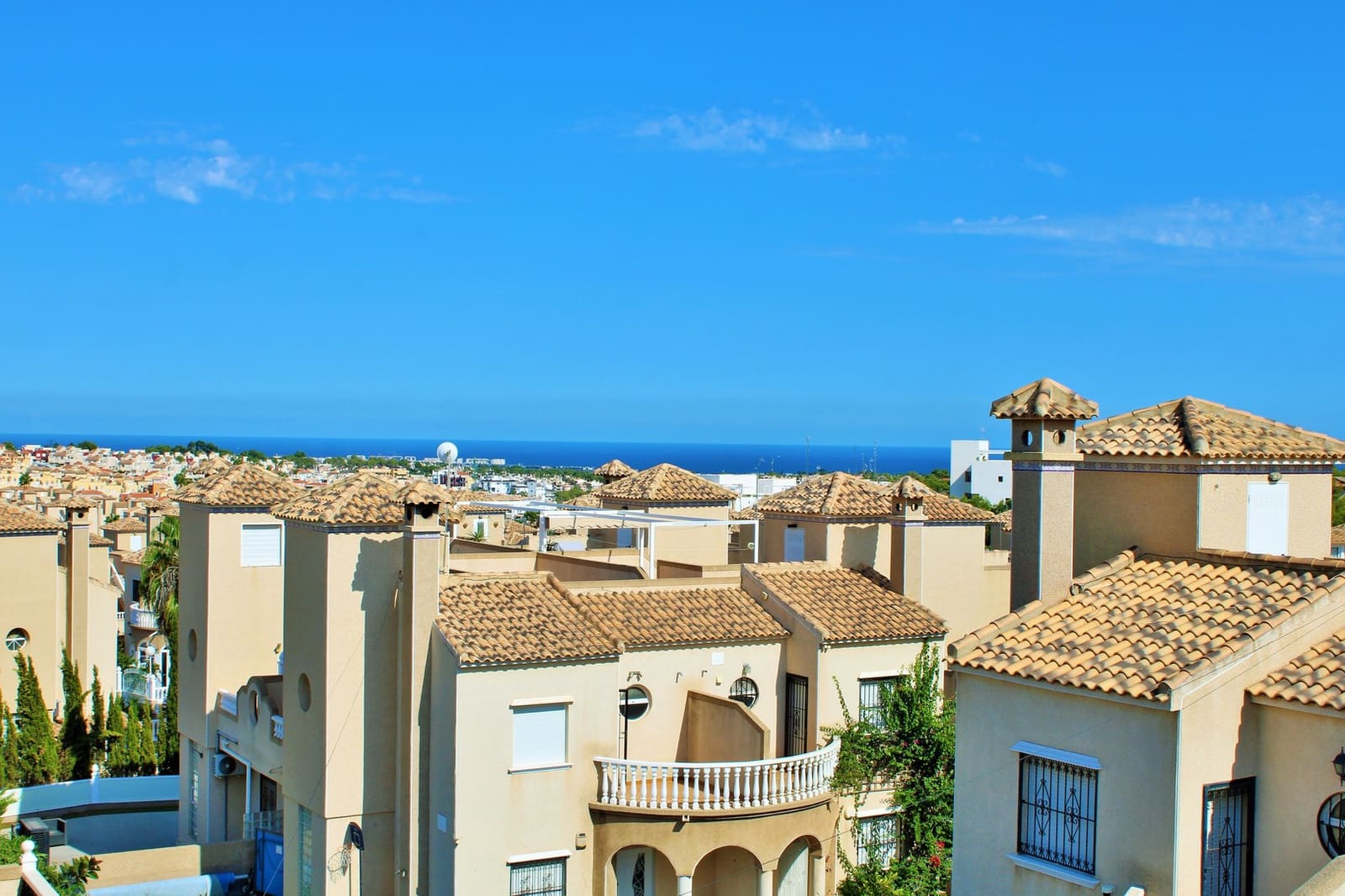 3 Zimmer Villa zu verkaufen in Villamartin mit Pool - 369.000 € (Ref: 10103572)