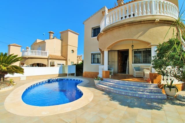 3 soverom Villa til salgs i Villamartin, Orihuela med svømmebasseng - € 369 000 (Ref: 10103572)