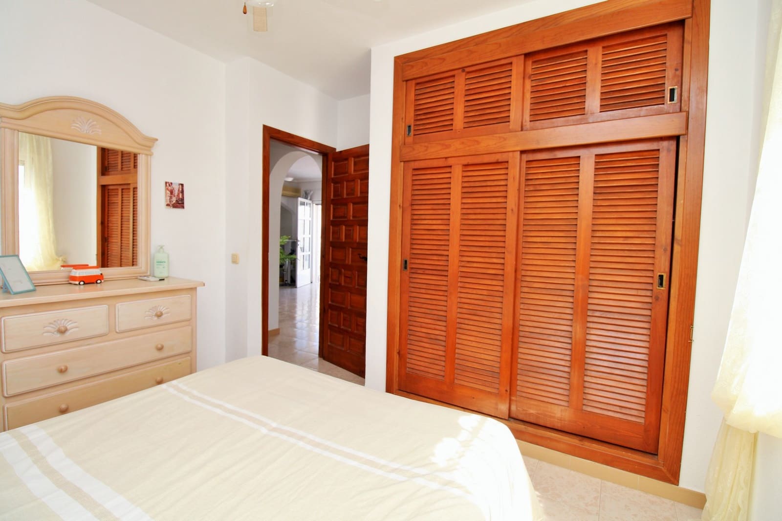 4 bedroom Villa for sale in Villamartin with pool - € 379,995 (Ref: 10103573)