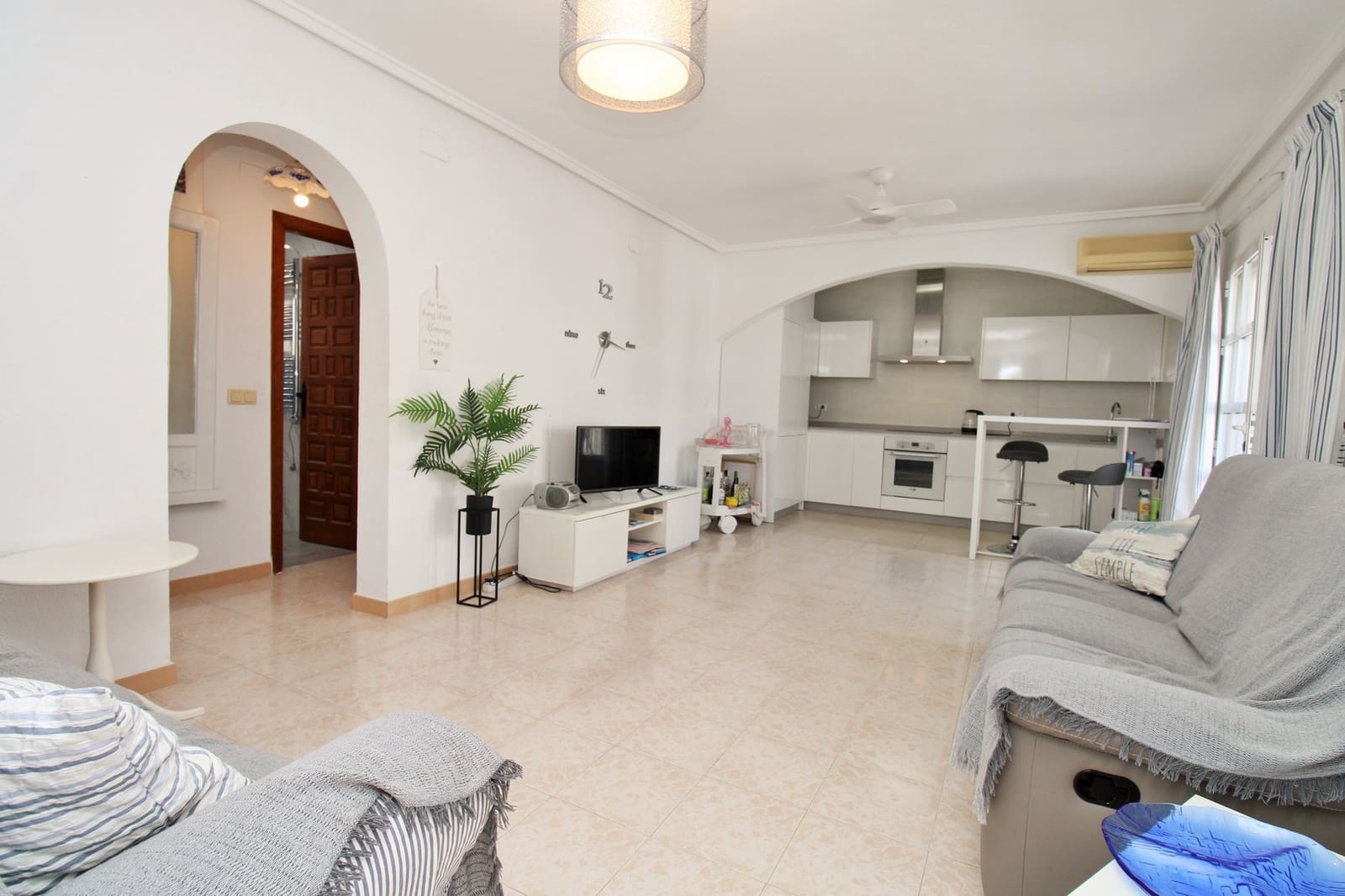 4 bedroom Villa for sale in Villamartin with pool - € 379,995 (Ref: 10103573)