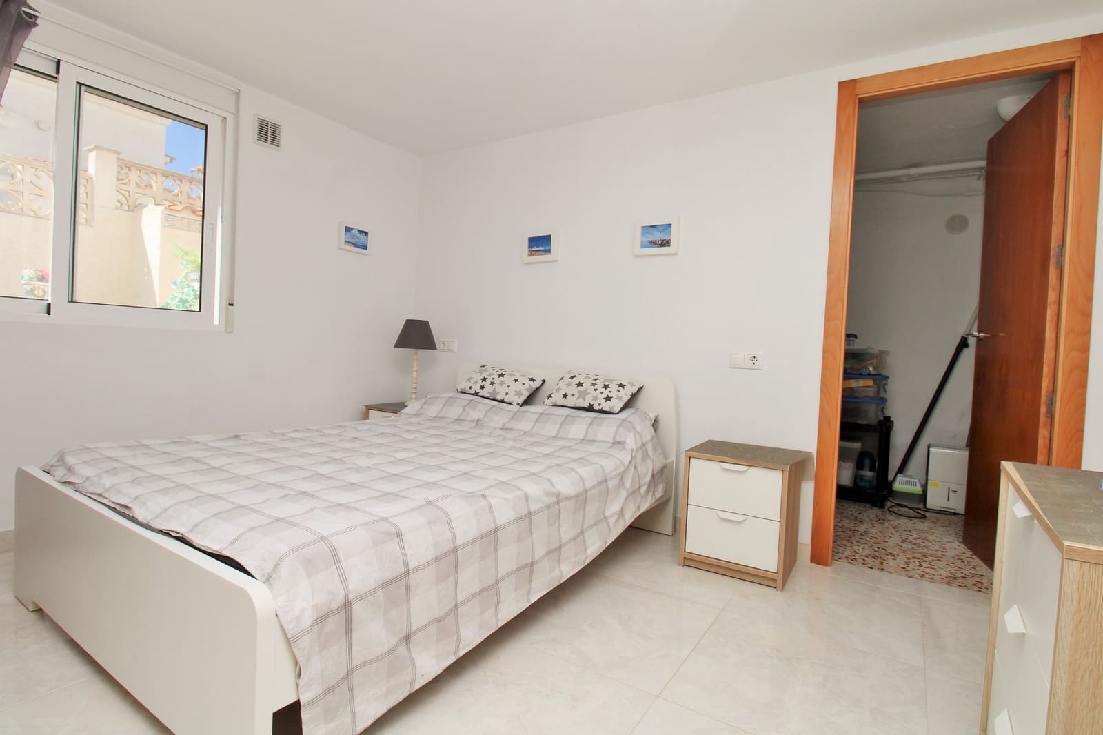 4 bedroom Villa for sale in Villamartin with pool - € 379,995 (Ref: 10103573)