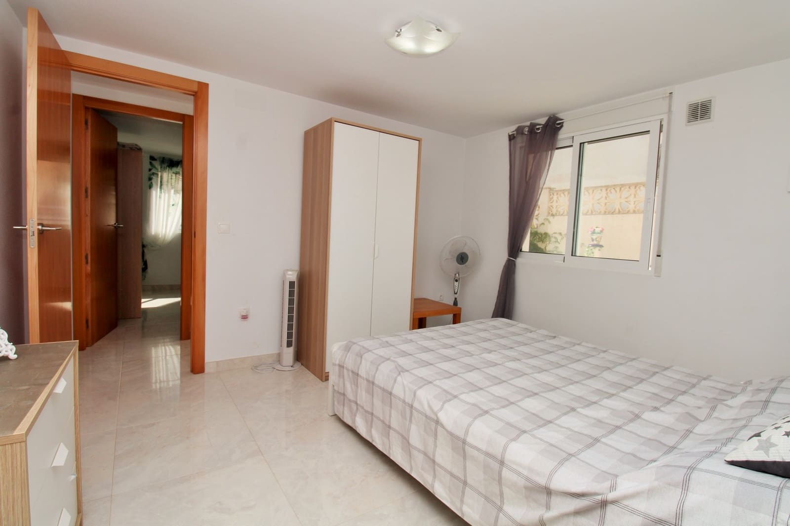 4 bedroom Villa for sale in Villamartin with pool - € 379,995 (Ref: 10103573)