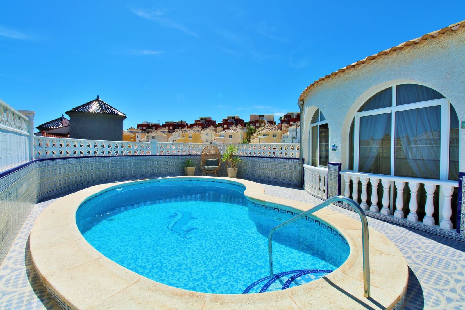 4 bedroom Villa for sale in Villamartin with pool - € 379,995 (Ref: 10103573)