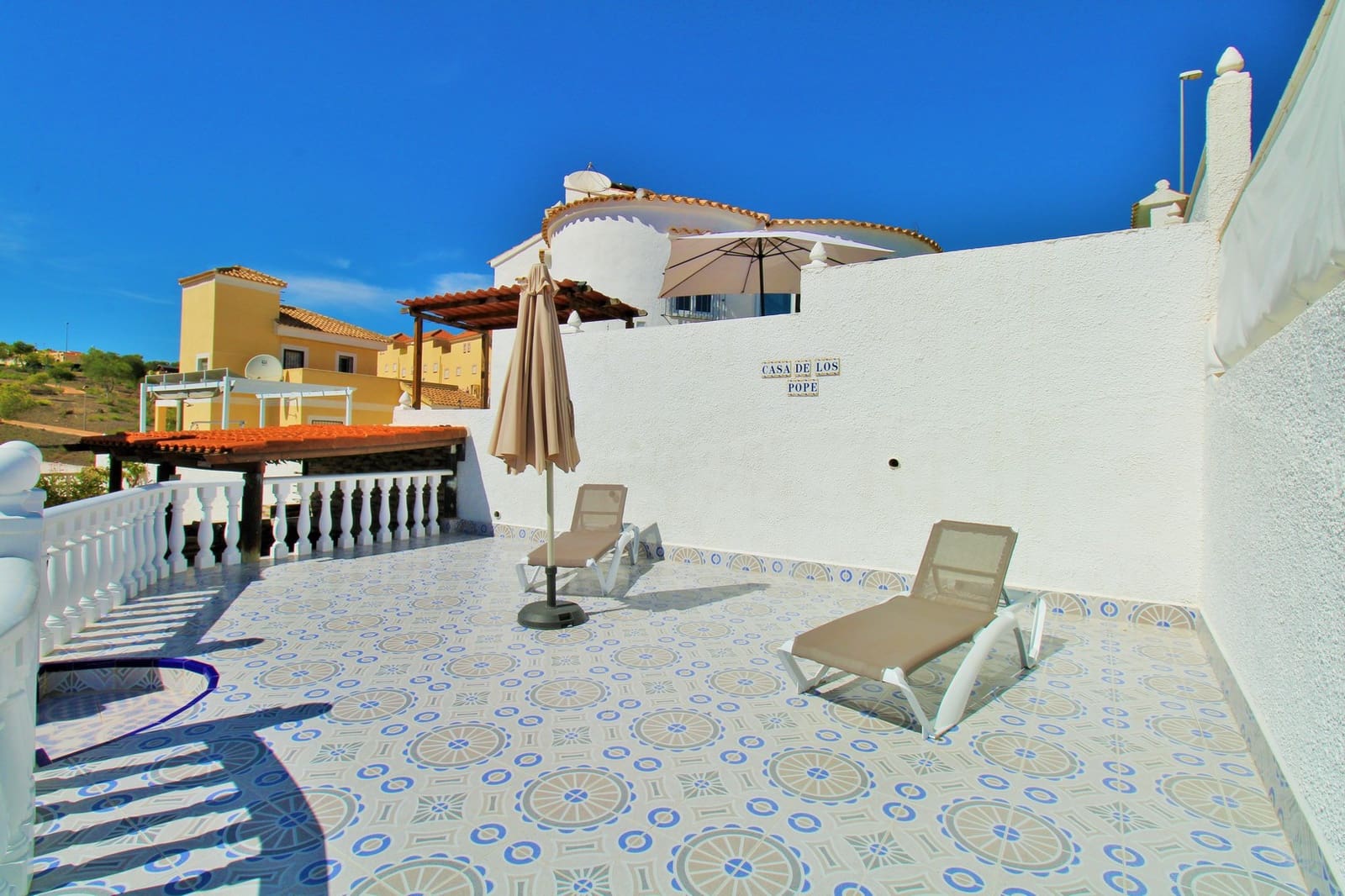4 bedroom Villa for sale in Villamartin with pool - € 379,995 (Ref: 10103573)