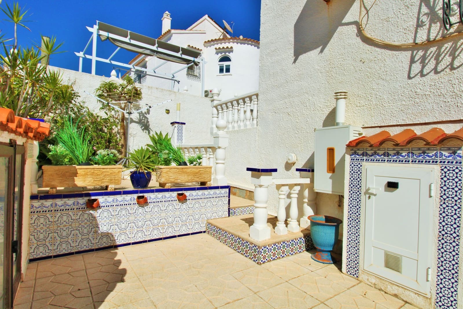 4 bedroom Villa for sale in Villamartin with pool - € 379,995 (Ref: 10103573)
