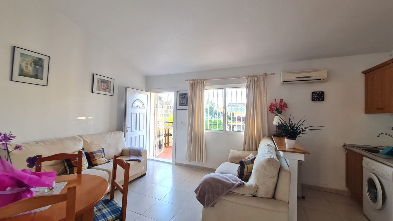 Apartamento de 2 habitaciones en Villamartin en venta con piscina - 129.950 € (Ref: 10112218)