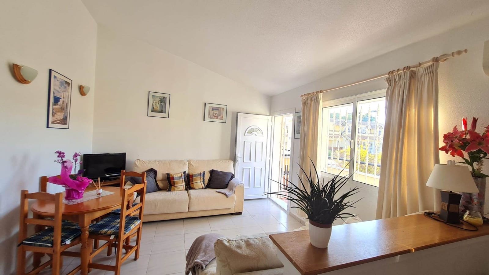 Apartamento de 2 habitaciones en Villamartin en venta con piscina - 129.950 € (Ref: 10112218)