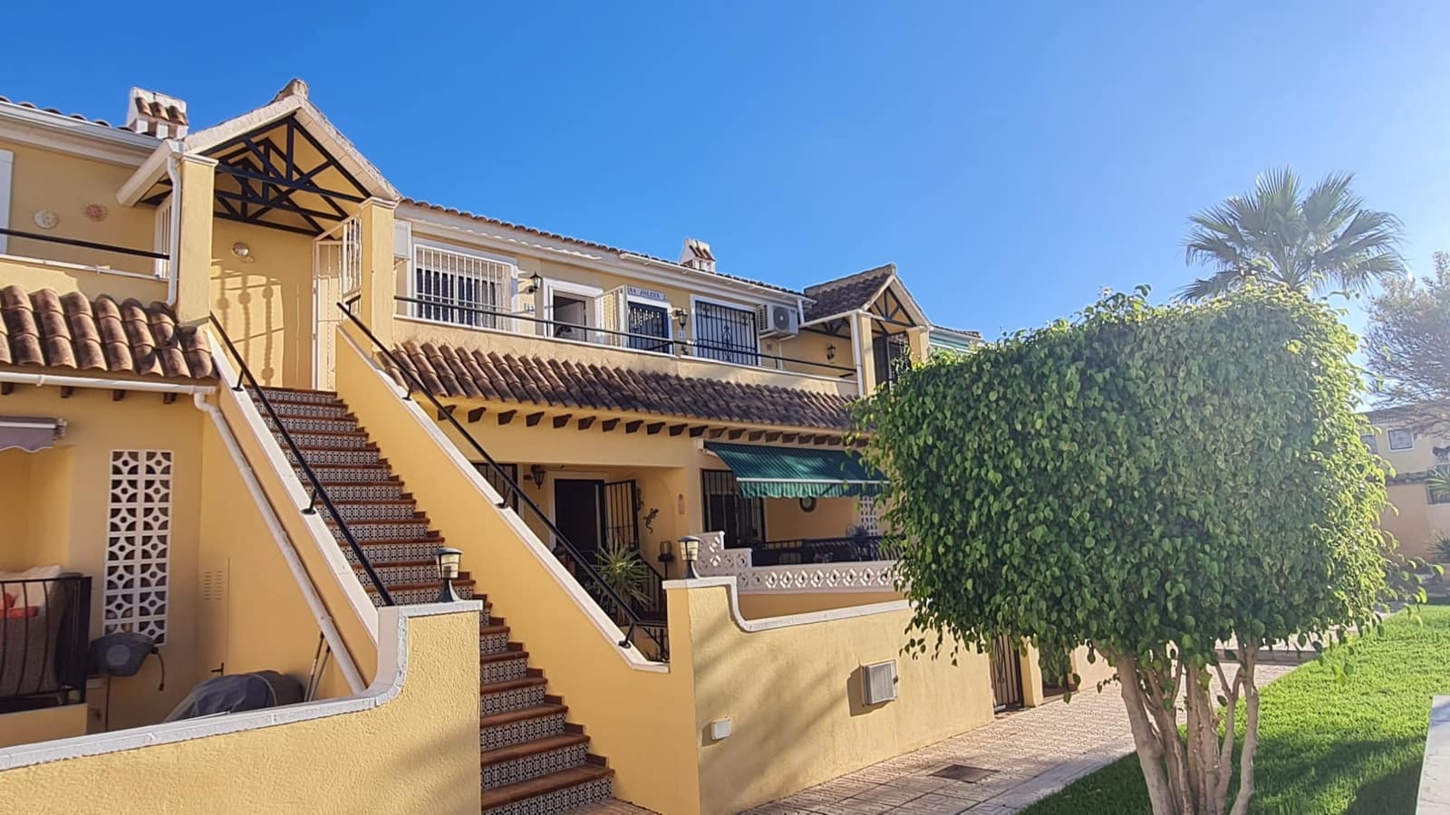 Apartamento de 2 habitaciones en Villamartin en venta con piscina - 129.950 € (Ref: 10112218)