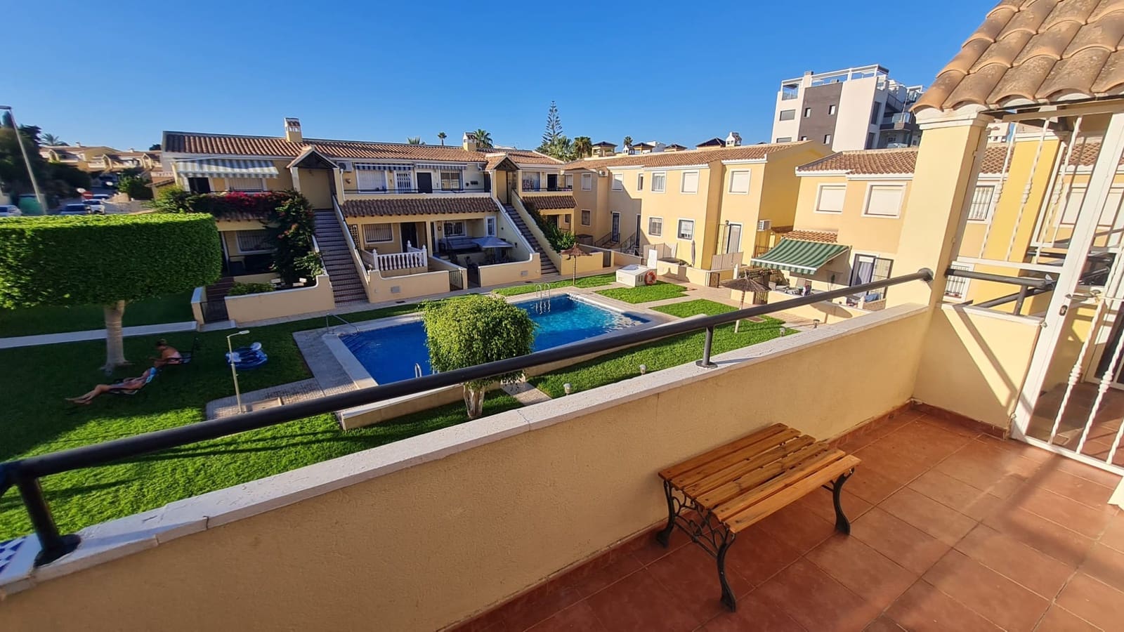 Apartamento de 2 habitaciones en Villamartin en venta con piscina - 129.950 € (Ref: 10112218)