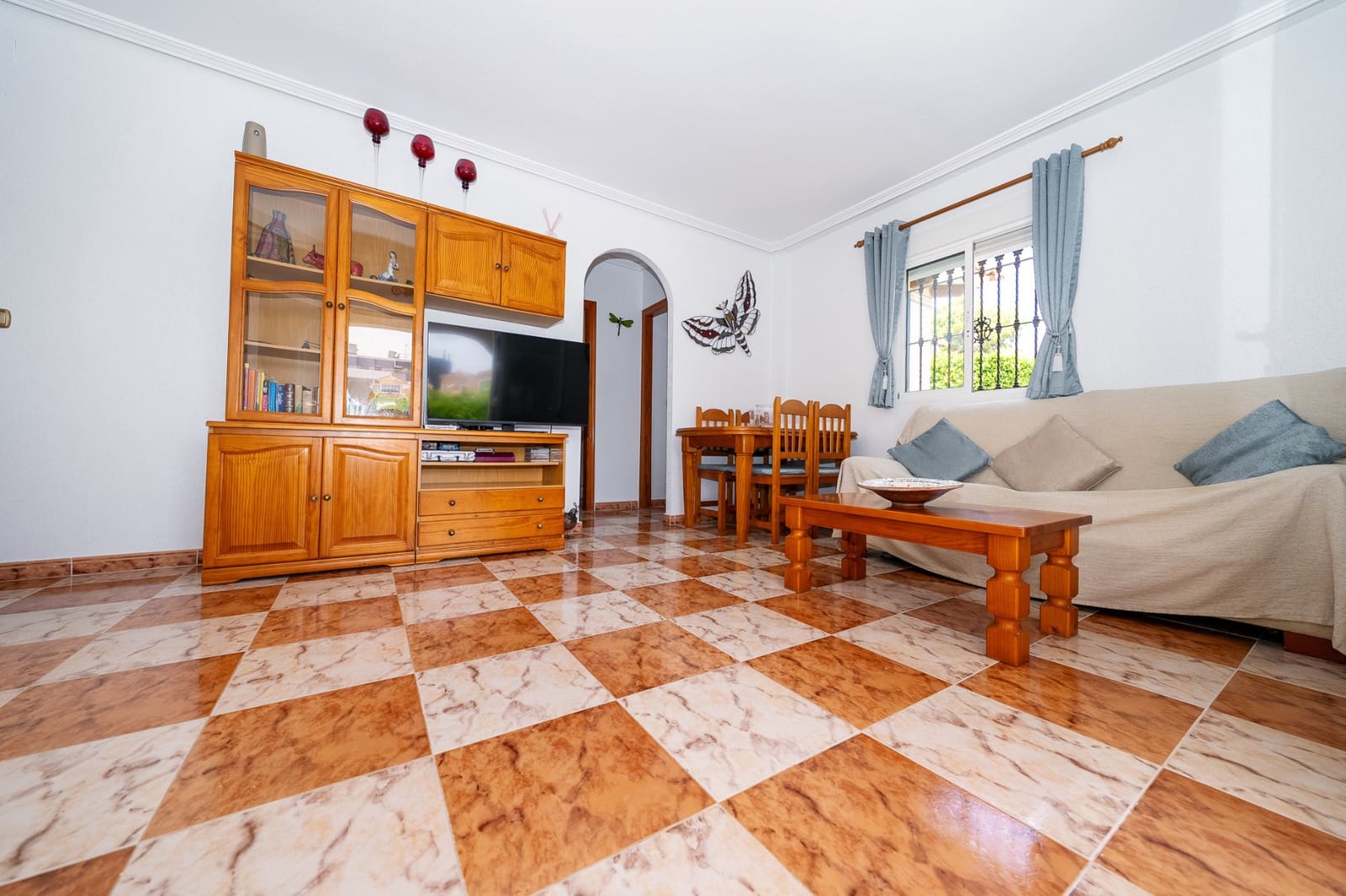 3 makuuhuone Huvila myytävänä paikassa Playa Flamenca mukana uima-altaan 
autotalli - 529 900 € (Ref: 10113388)