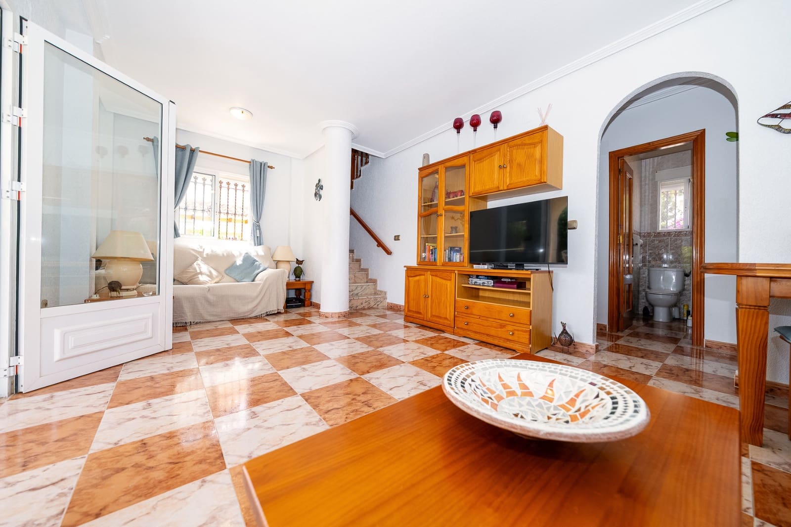 3 makuuhuone Huvila myytävänä paikassa Playa Flamenca mukana uima-altaan 
autotalli - 529 900 € (Ref: 10113388)