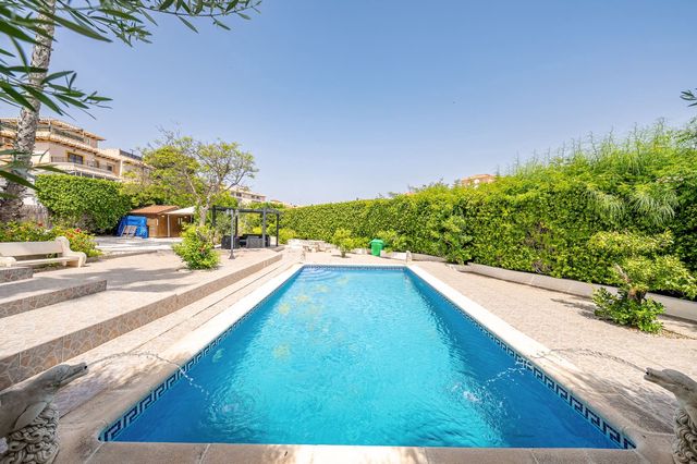 3 makuuhuone Huvila myytävänä paikassa Playa Flamenca, Orihuela mukana uima-altaan 
autotalli - 529 900 € (Ref: 10113388)