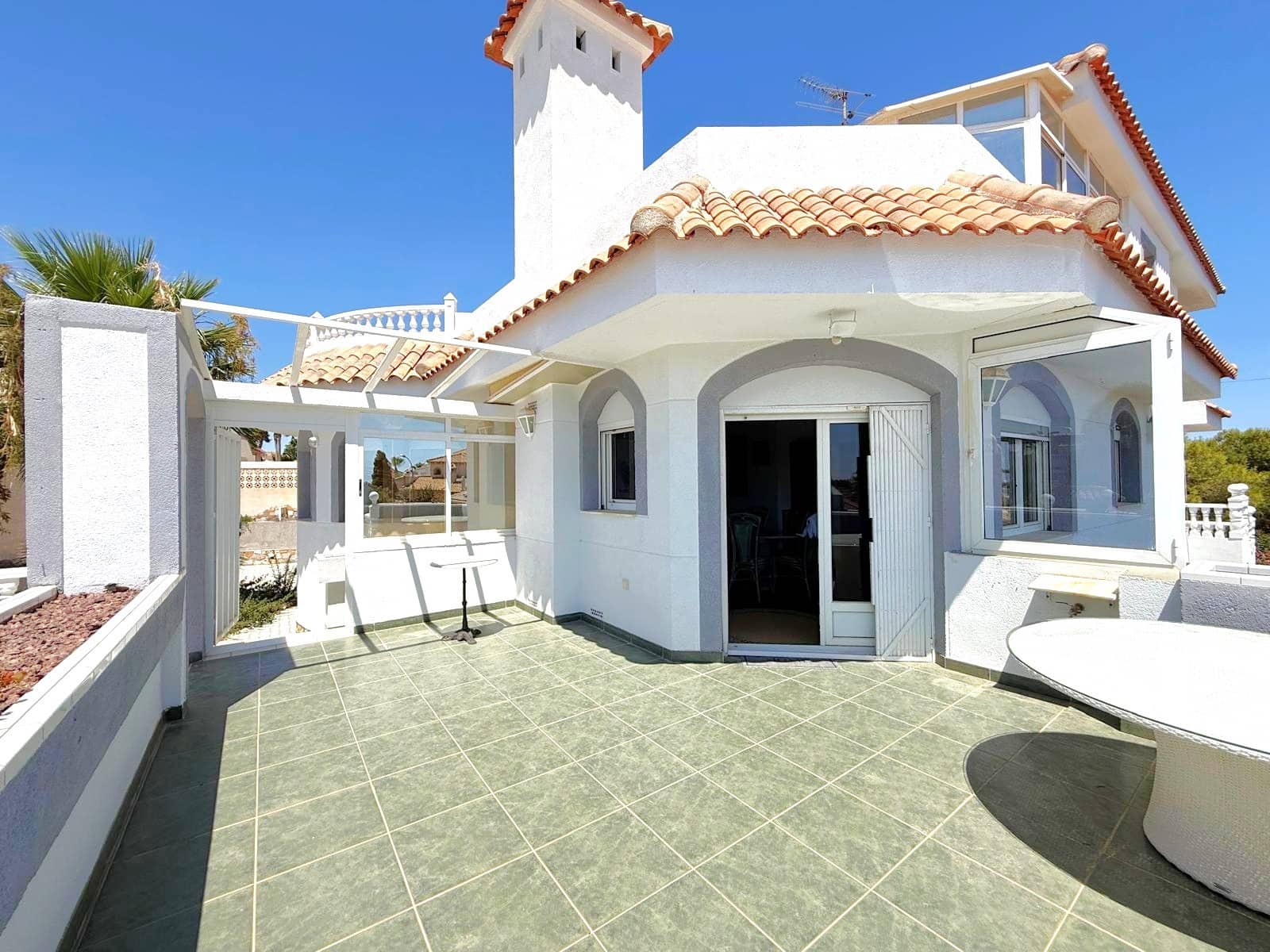 5 bedroom Villa for sale in Villamartin with pool garage - € 990,000 (Ref: 10113390)