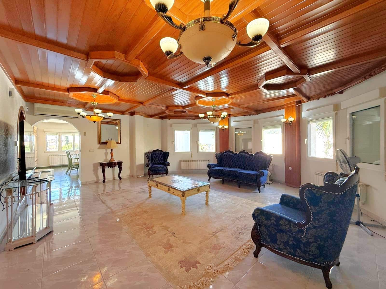 5 bedroom Villa for sale in Villamartin with pool garage - € 990,000 (Ref: 10113390)