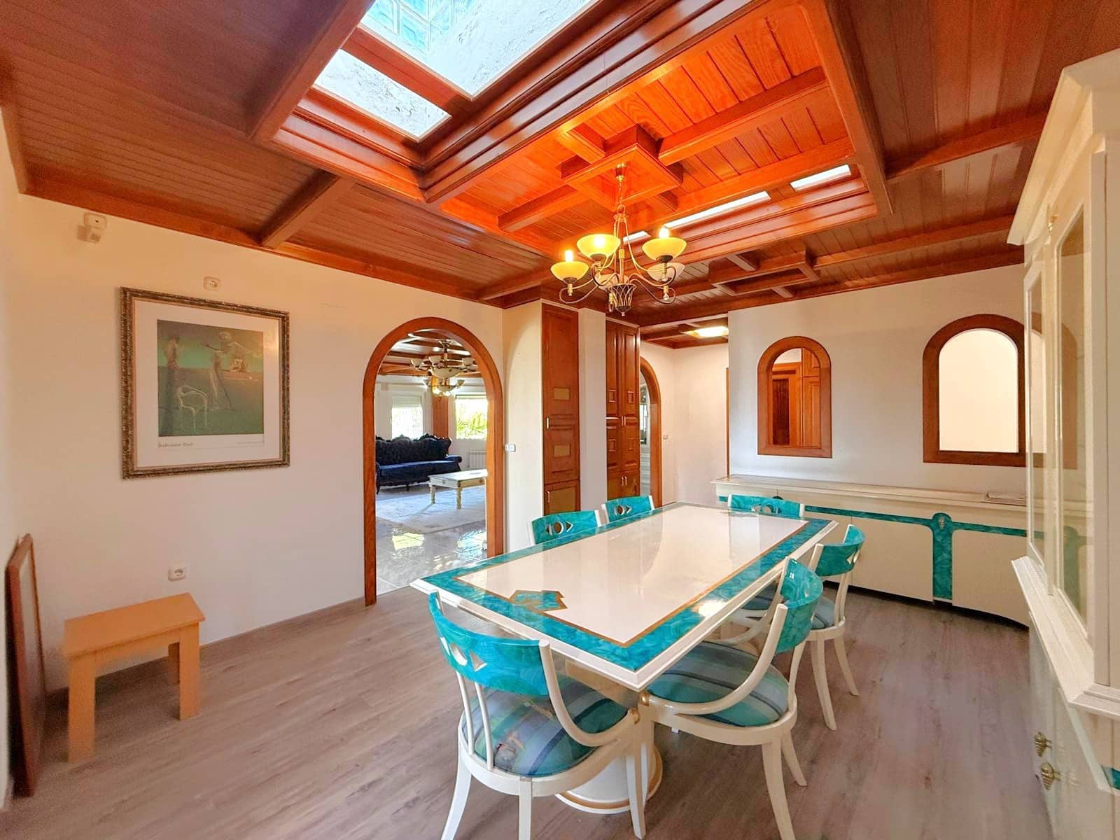 5 bedroom Villa for sale in Villamartin with pool garage - € 990,000 (Ref: 10113390)