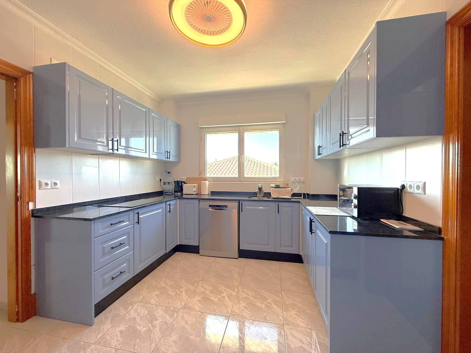 5 bedroom Villa for sale in Villamartin with pool garage - € 990,000 (Ref: 10113390)