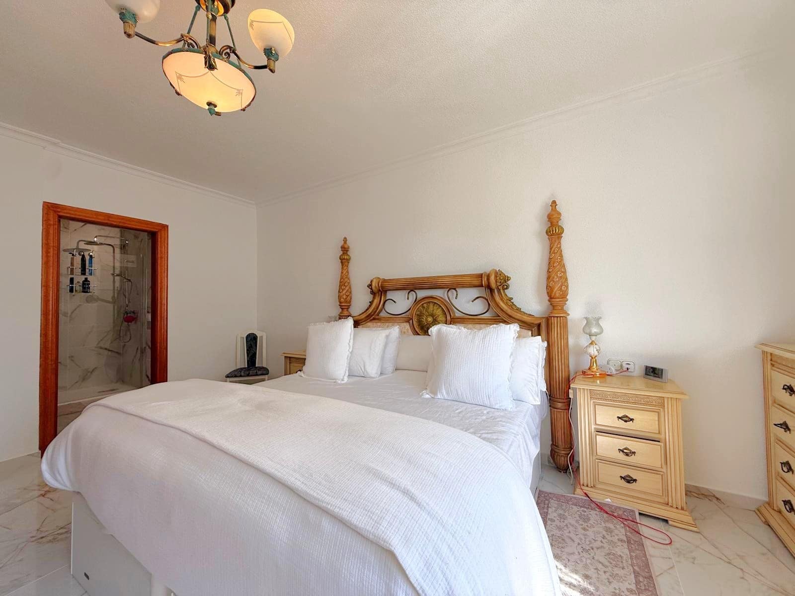 5 bedroom Villa for sale in Villamartin with pool garage - € 990,000 (Ref: 10113390)