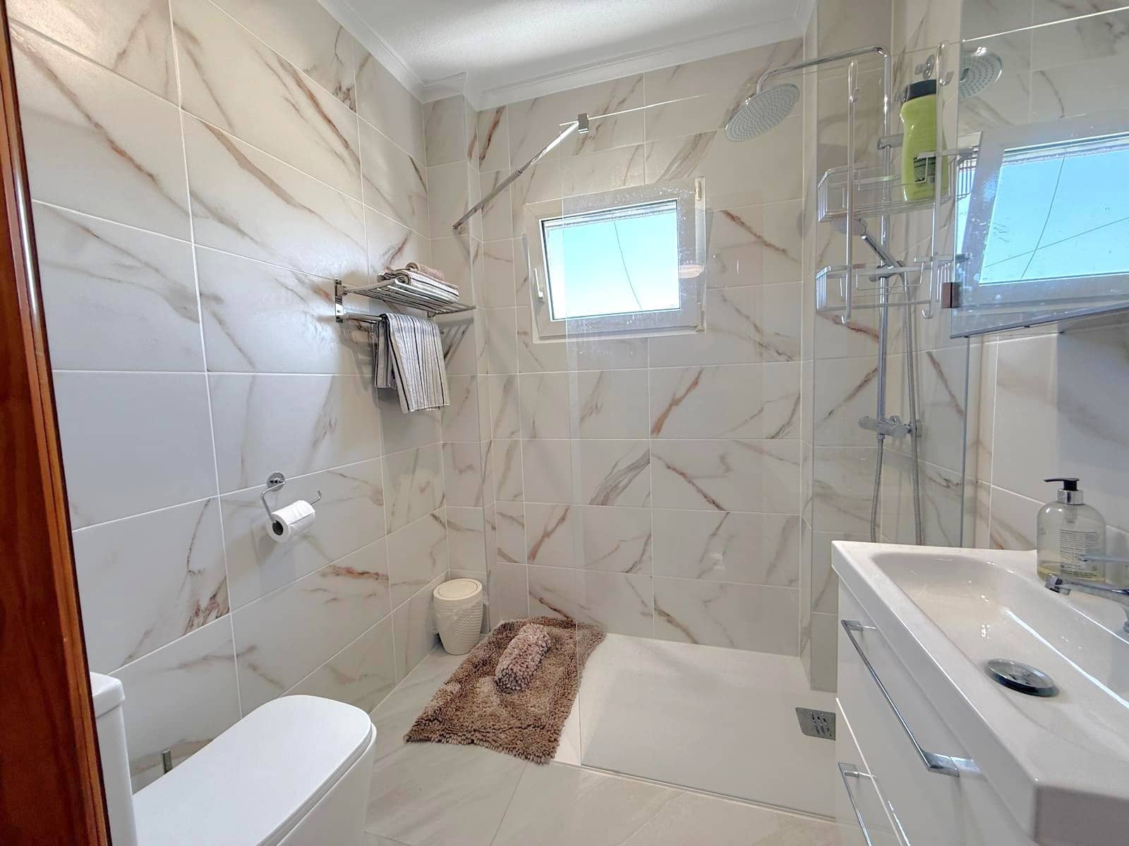 5 bedroom Villa for sale in Villamartin with pool garage - € 990,000 (Ref: 10113390)