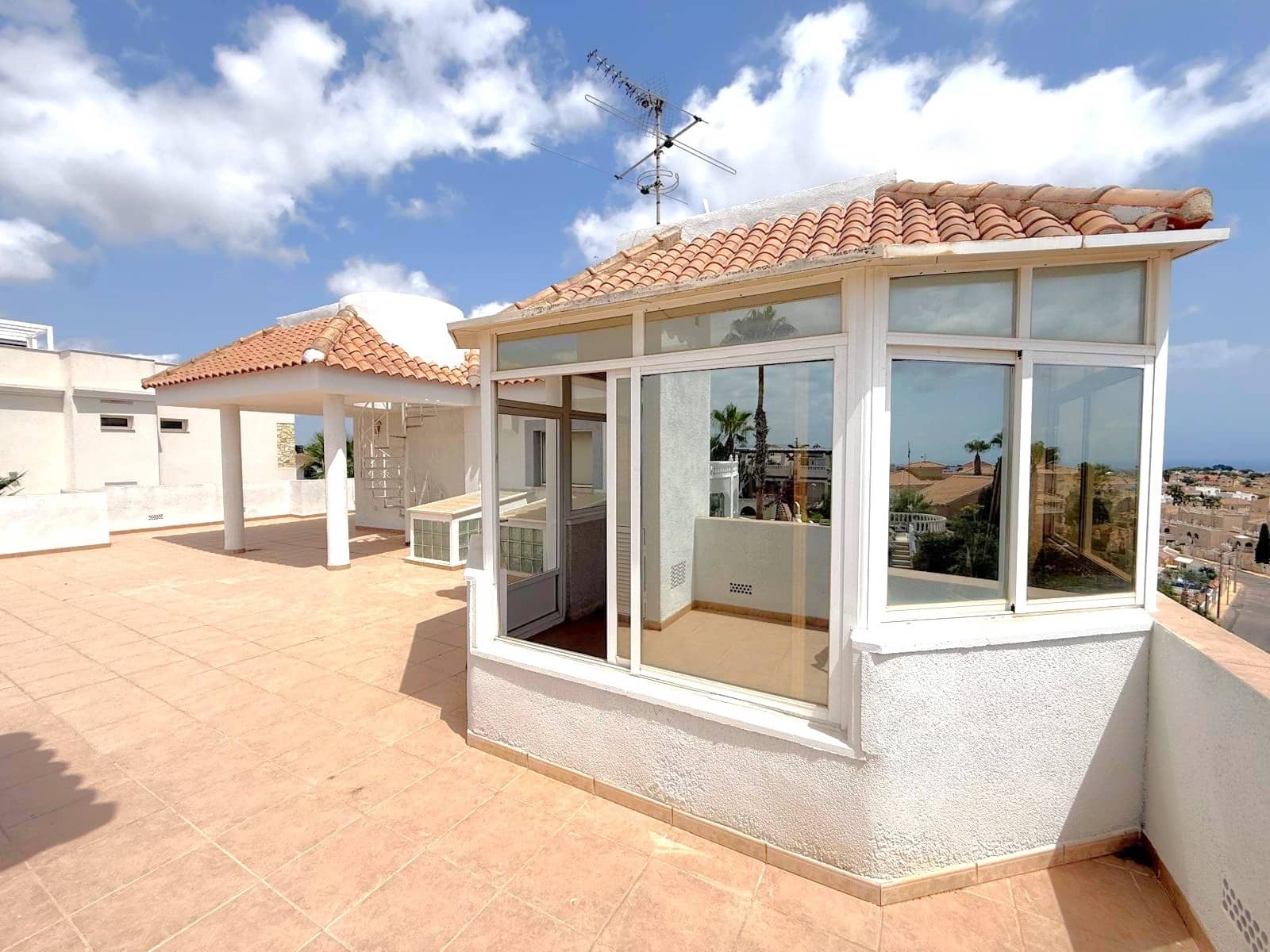 5 bedroom Villa for sale in Villamartin with pool garage - € 990,000 (Ref: 10113390)