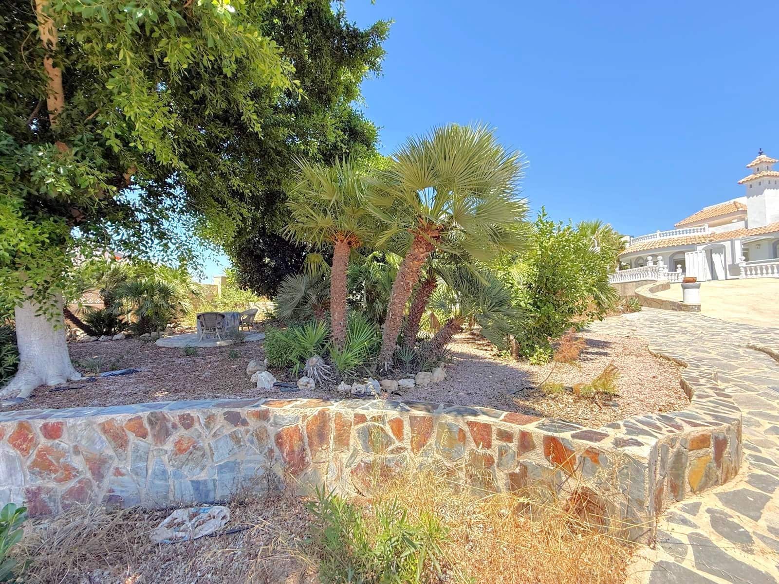 5 bedroom Villa for sale in Villamartin with pool garage - € 990,000 (Ref: 10113390)