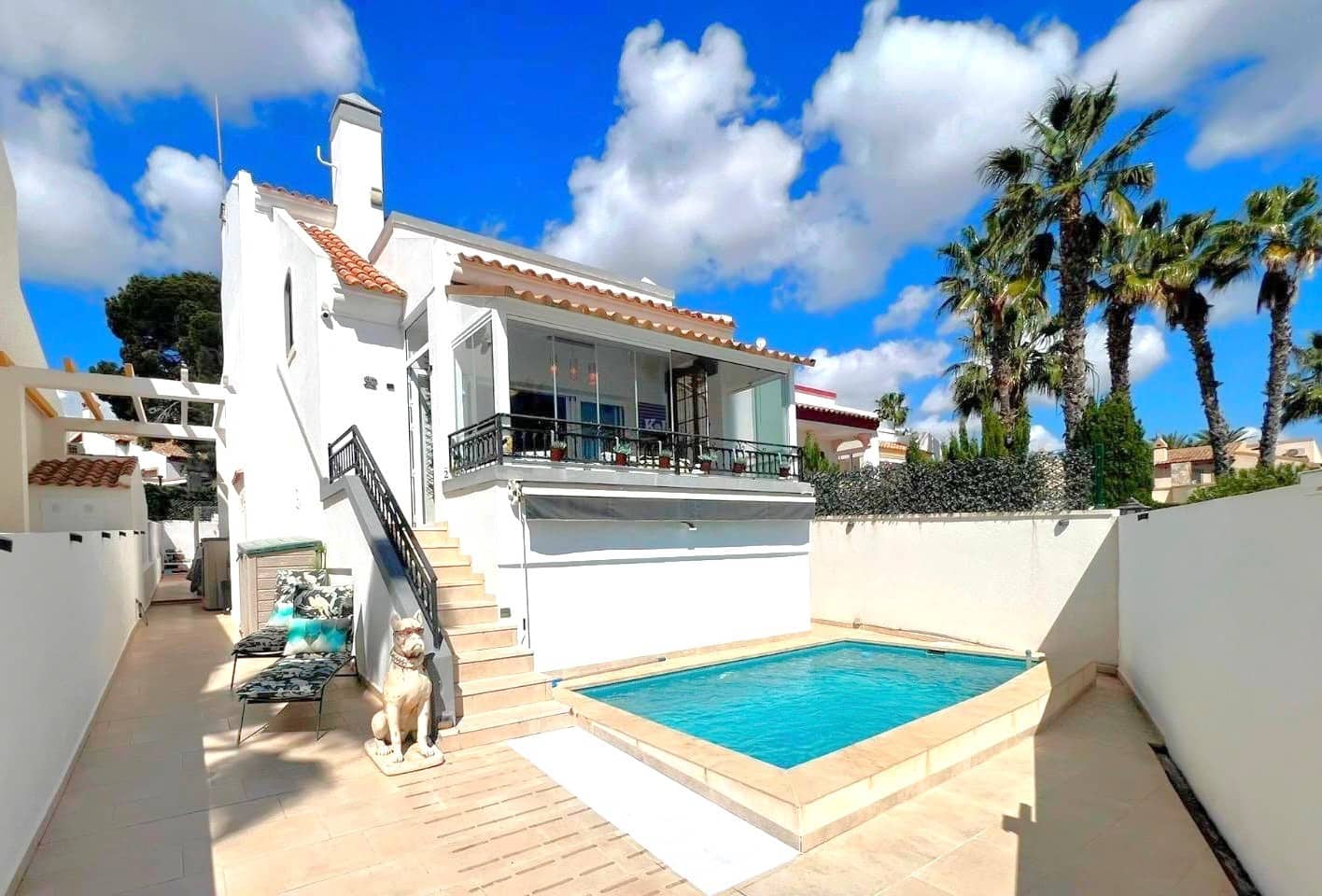 3 bedroom Villa for sale in Villamartin with pool - € 424,900 (Ref: 10113391)