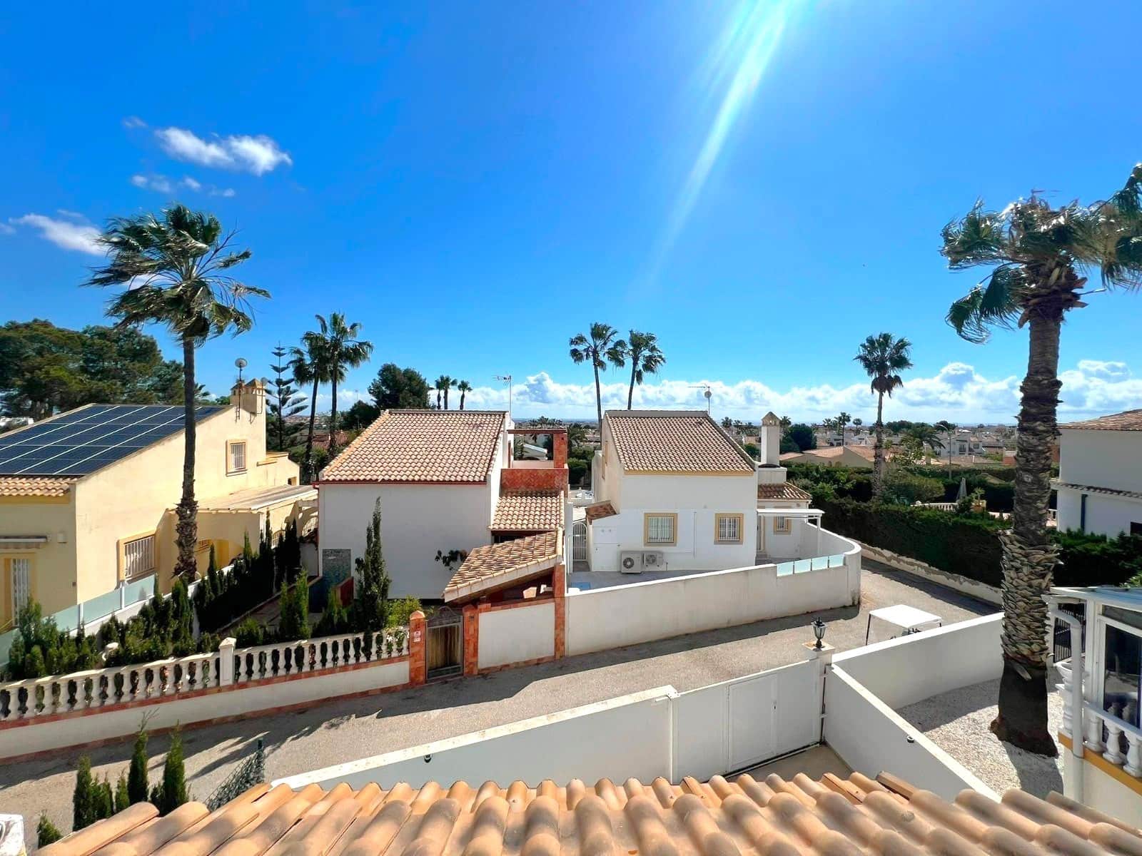 3 bedroom Villa for sale in Villamartin with pool - € 424,900 (Ref: 10113391)