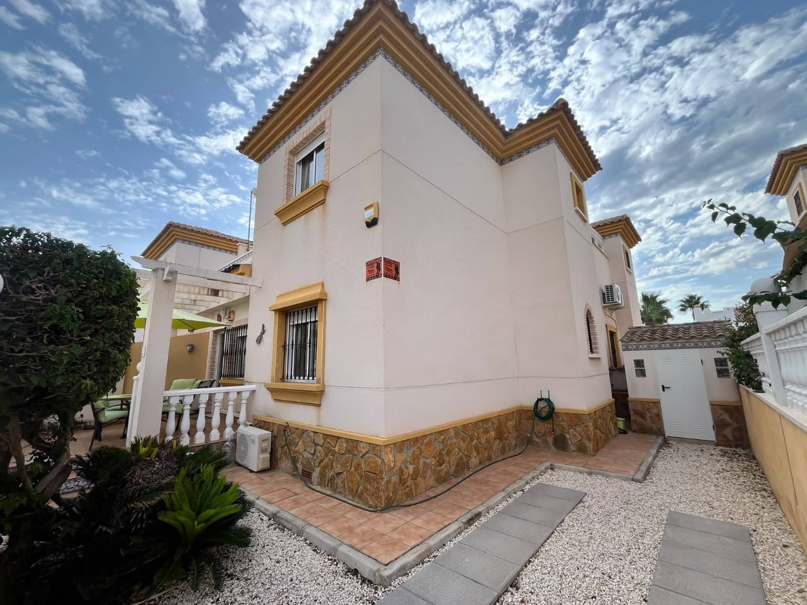 3 soveværelse Byhus til salg i Villamartin med swimmingpool - € 224.950 (Ref: 10124860)