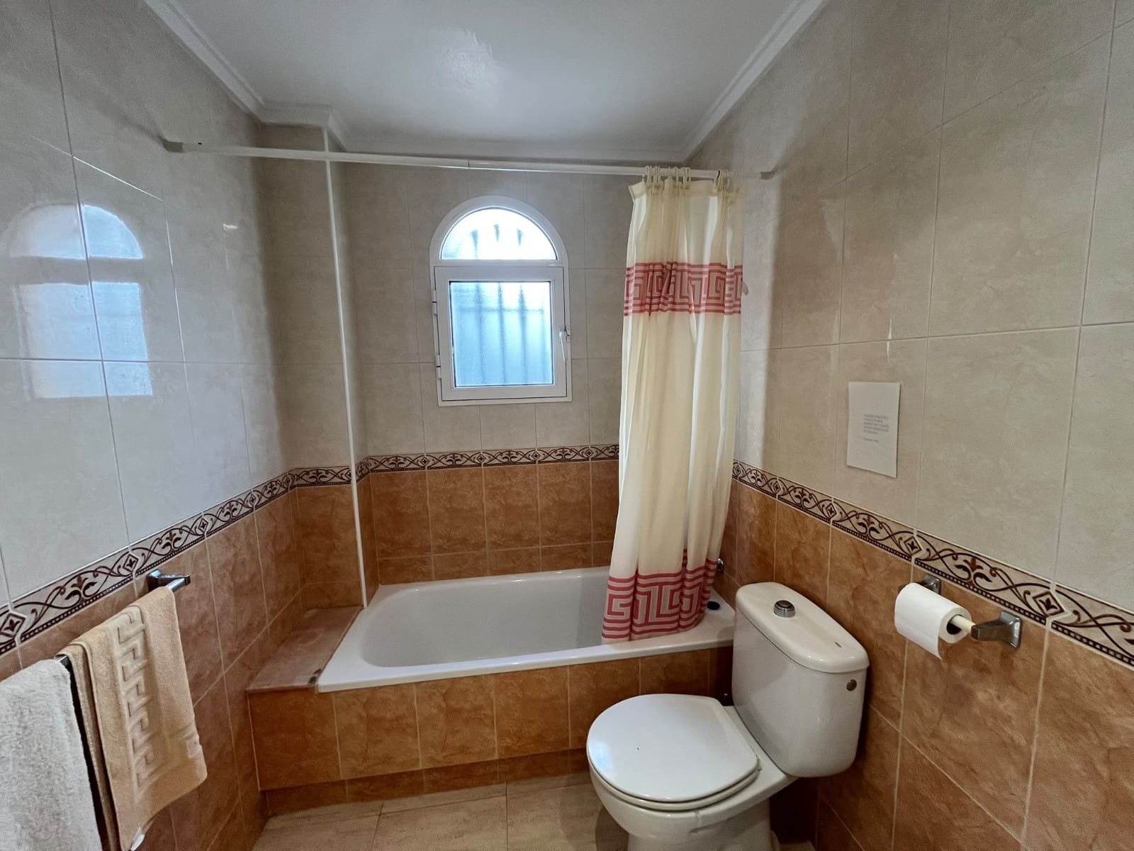 3 soveværelse Byhus til salg i Villamartin med swimmingpool - € 224.950 (Ref: 10124860)