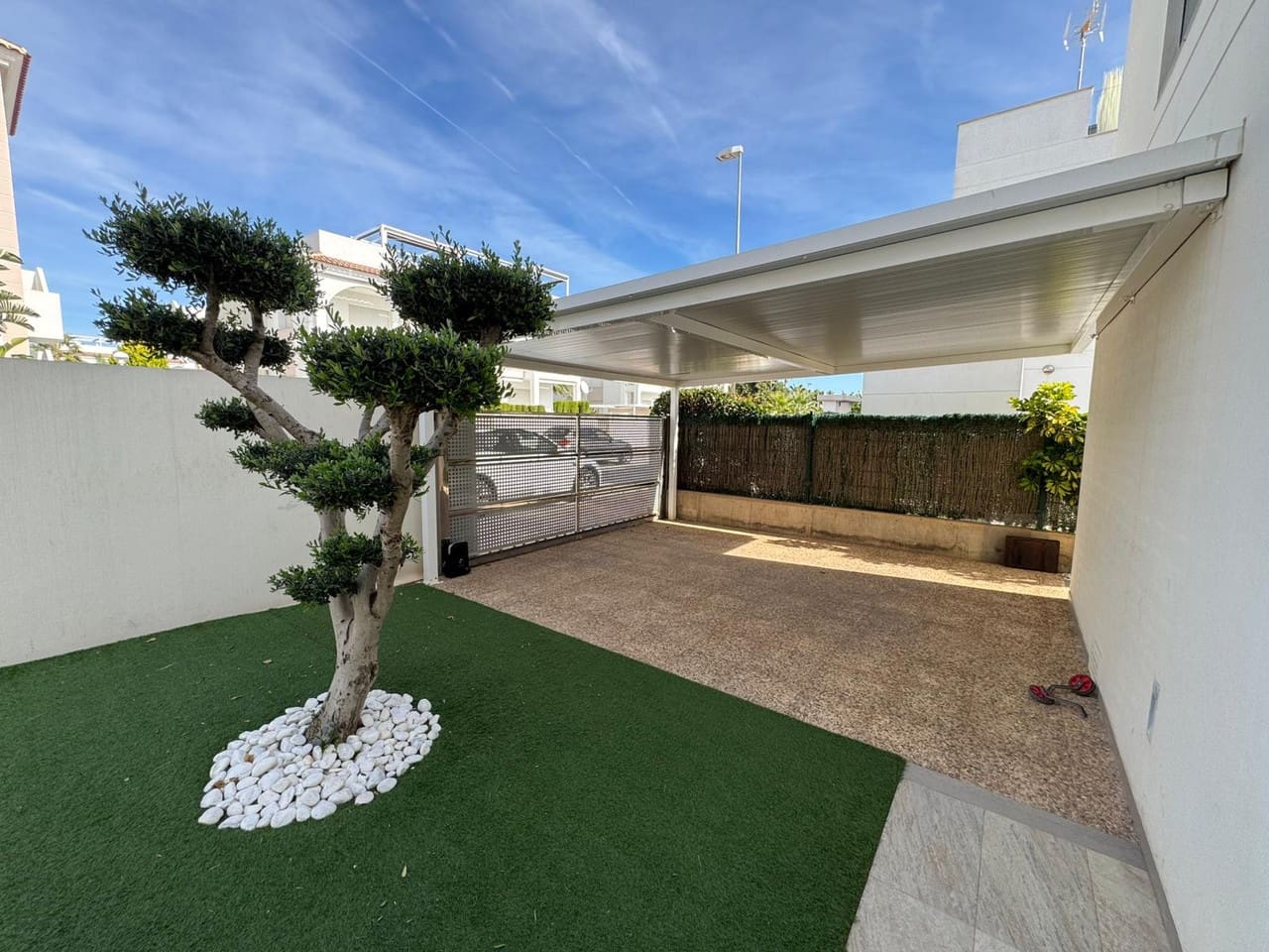 3 bedroom Villa for sale in Ciudad Quesada with pool garage - € 458,900 (Ref: 10134946)