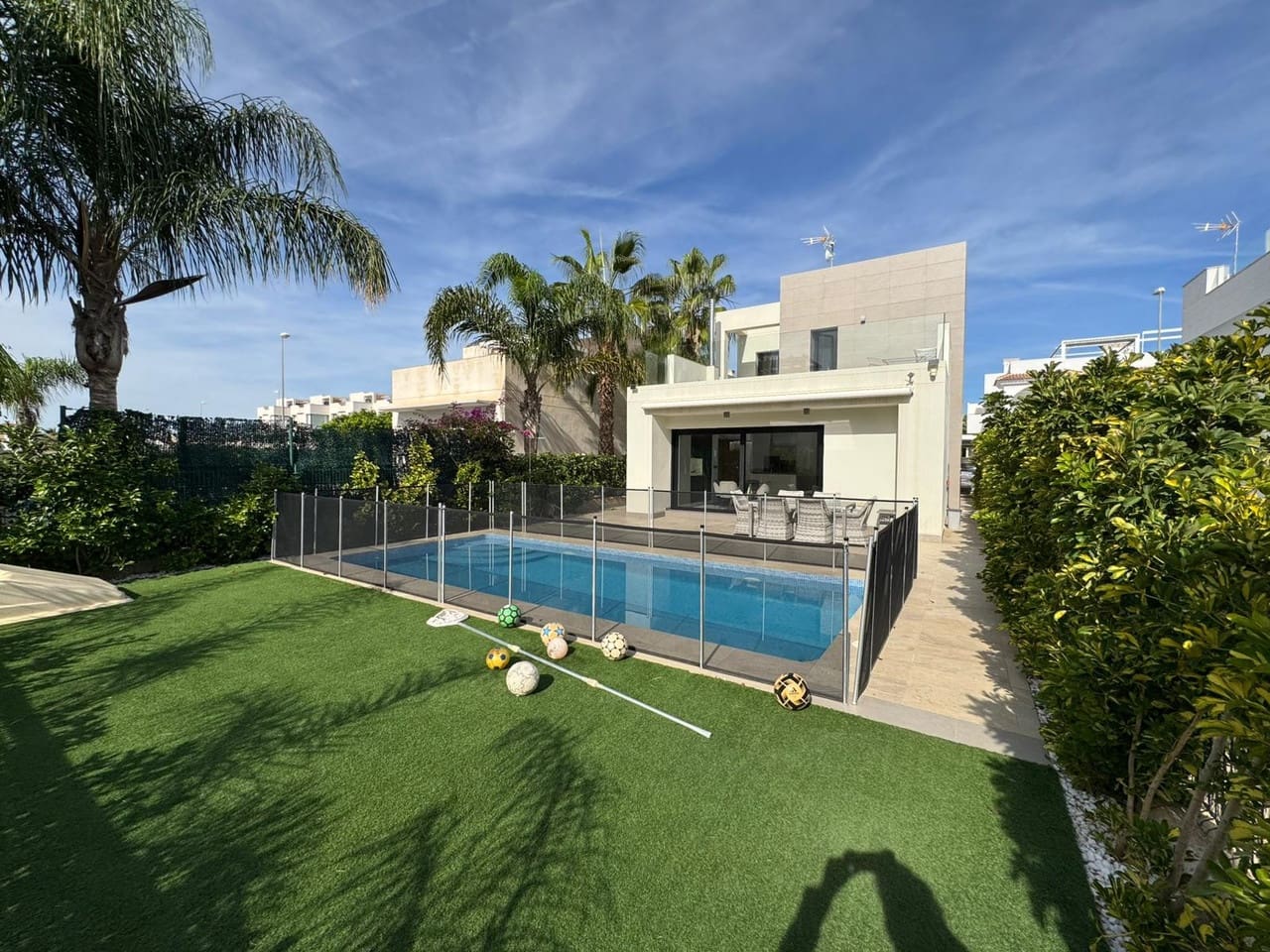 3 bedroom Villa for sale in Ciudad Quesada with pool garage - € 458,900 (Ref: 10134946)